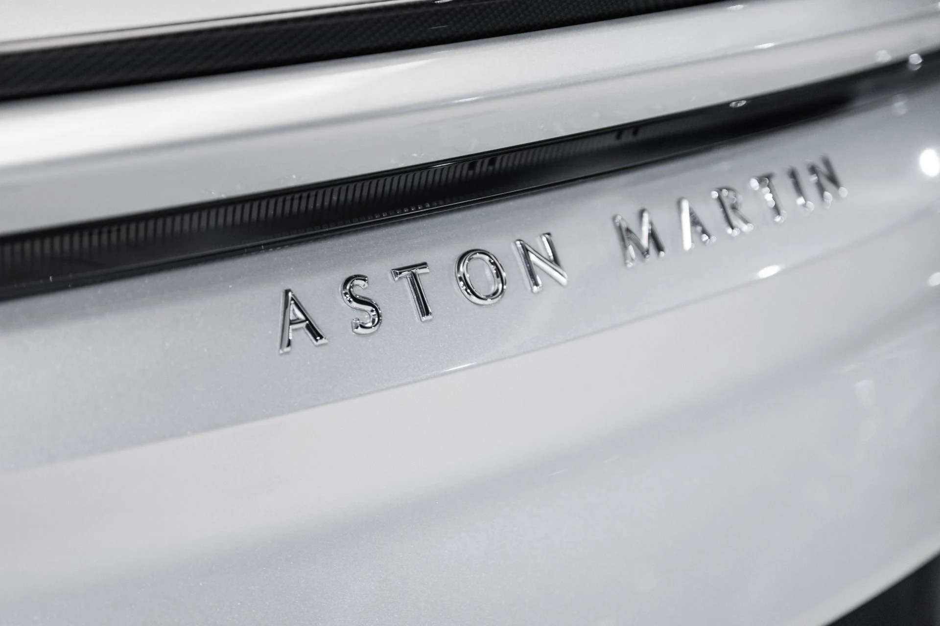 mph007_2990519894_Used_2020_Aston_Martin_DBS_Superleggera_1754334854_b55e3471ab