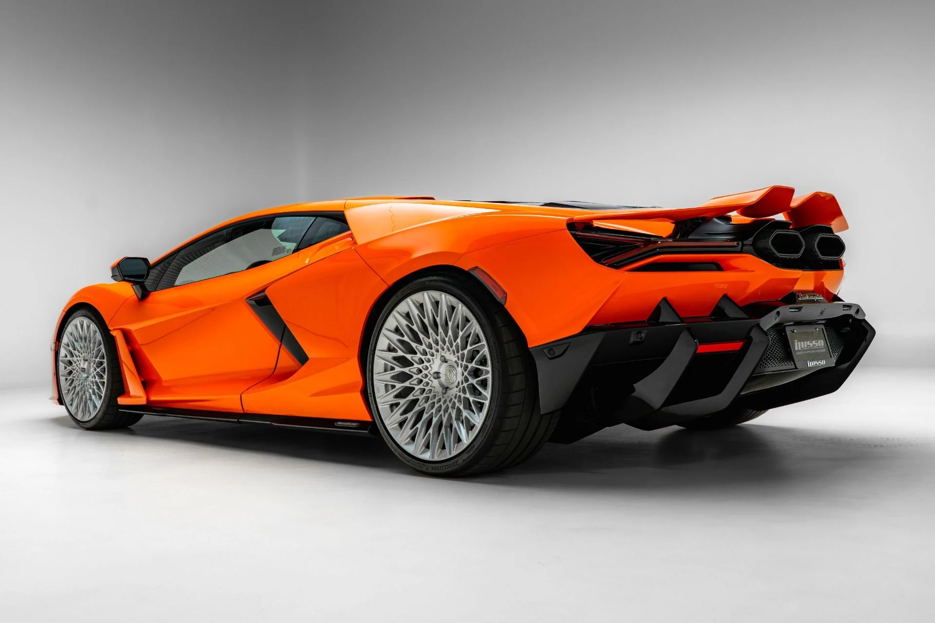 mph007_2997495742_Used_2024_Lamborghini_Revuelto_1781129539_99875d302b