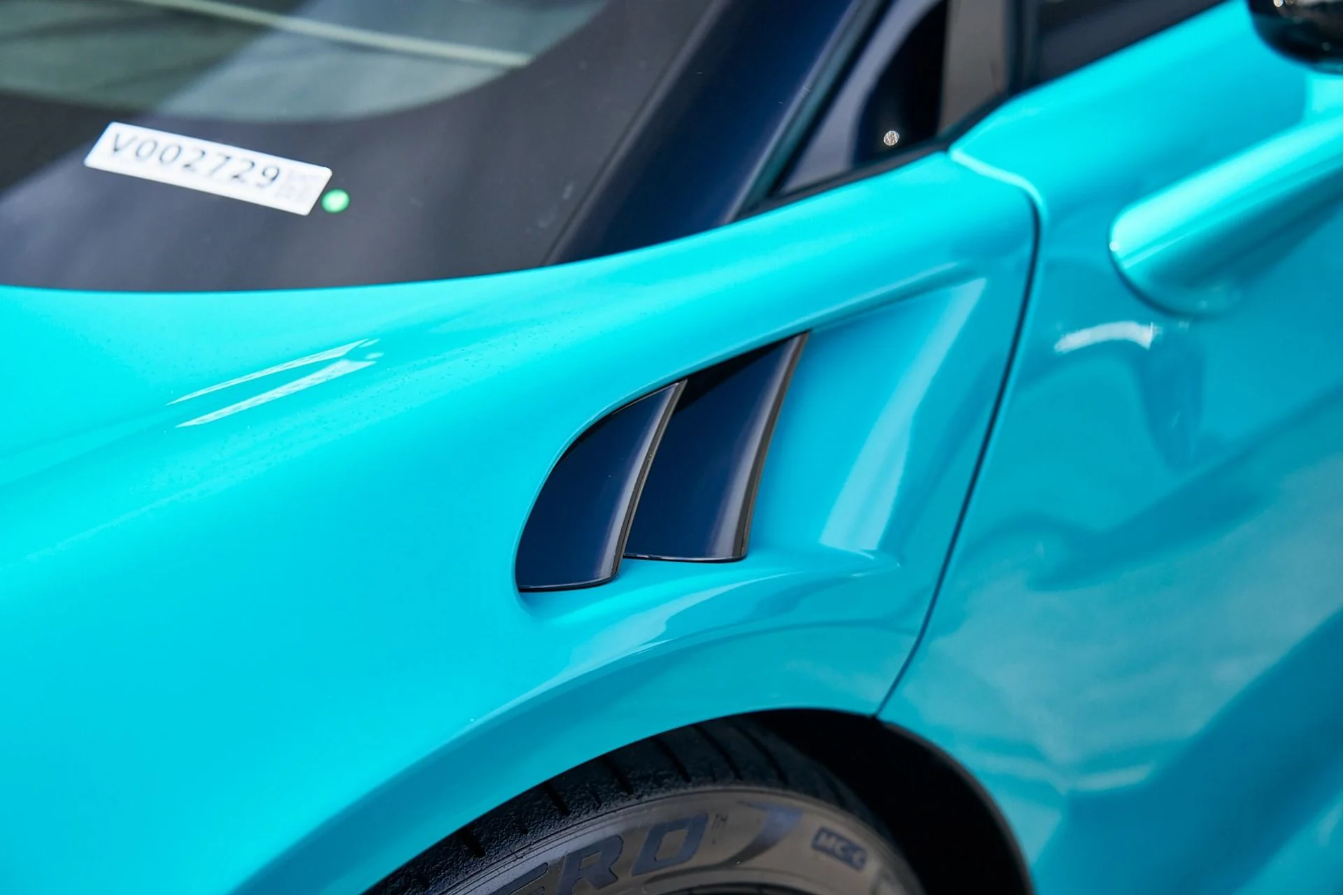 mph007_3012414675_Used_2025_Mc_Laren_Artura_Tech_Lux_1745952984_65ffe80087