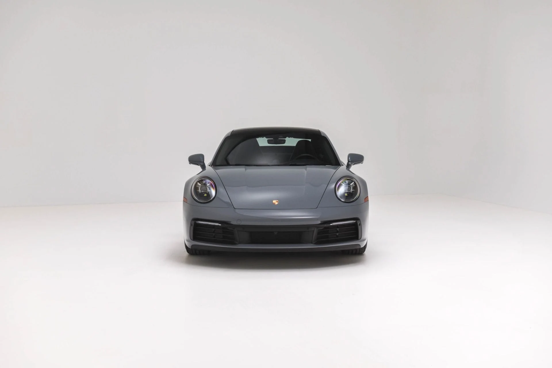 mph007_3016257770_Used_2024_Porsche_911_Carrera_1774628138_4d45614d79