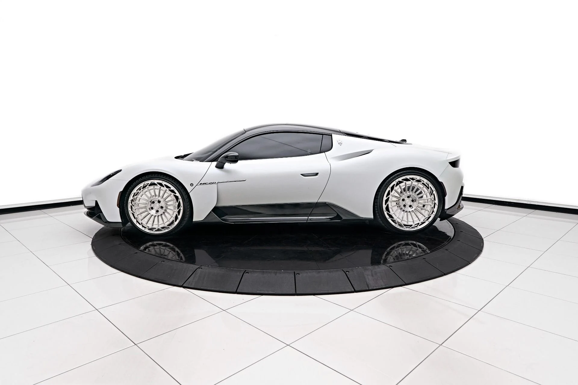 mph007_3020780203_Used_2023_Maserati_MC_20_Base_1721243405_720941743a