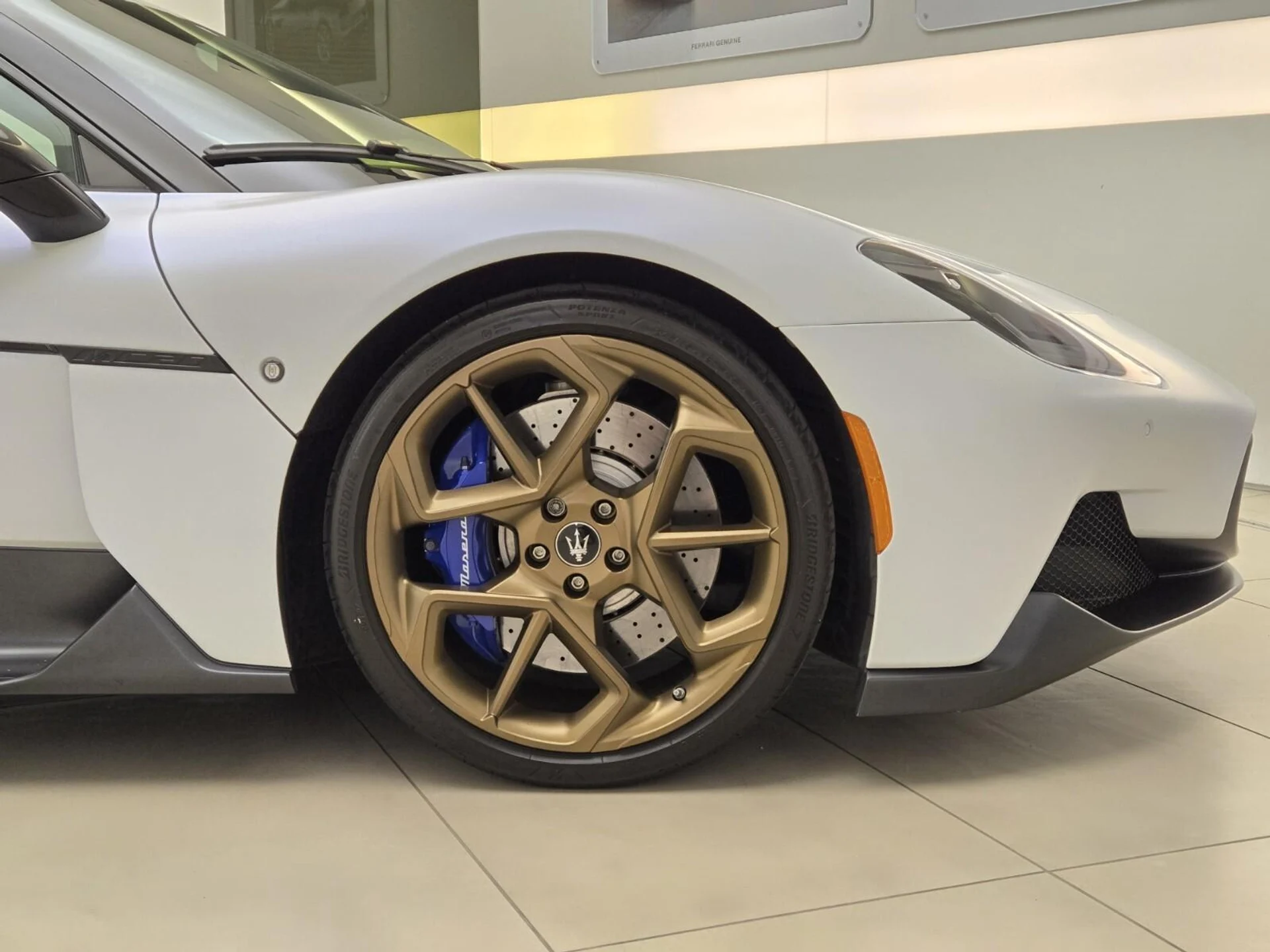 mph007_3026542170_Used_2022_Maserati_MC_20_1777527729_5693967440