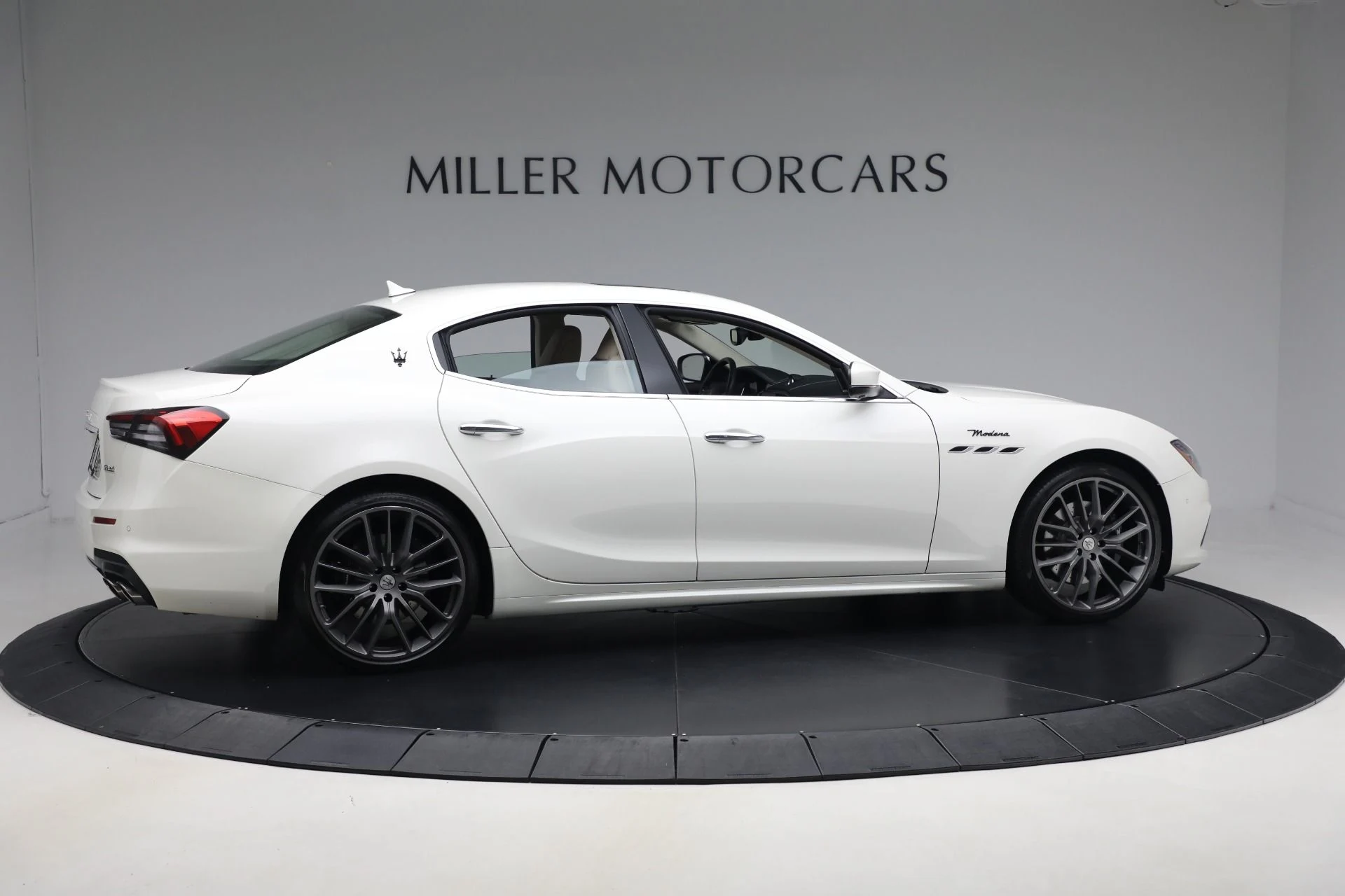 mph007_3027973473_Used_2022_Maserati_Ghibli_Modena_Q4_2a7b088a8d