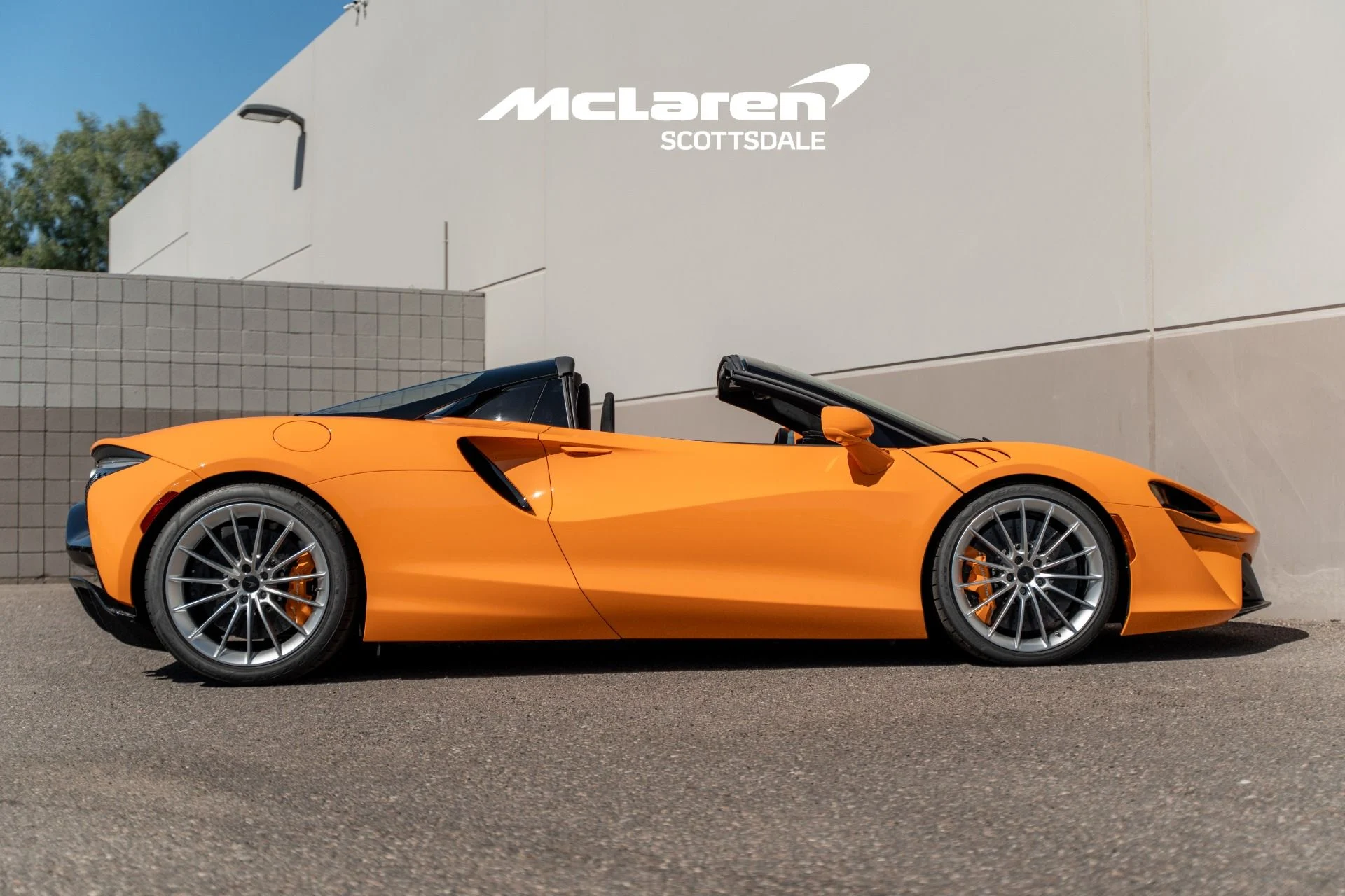 mph007_3031448308_Used_2026_MCLAREN_ARTURA_1760765470_3328b426e0