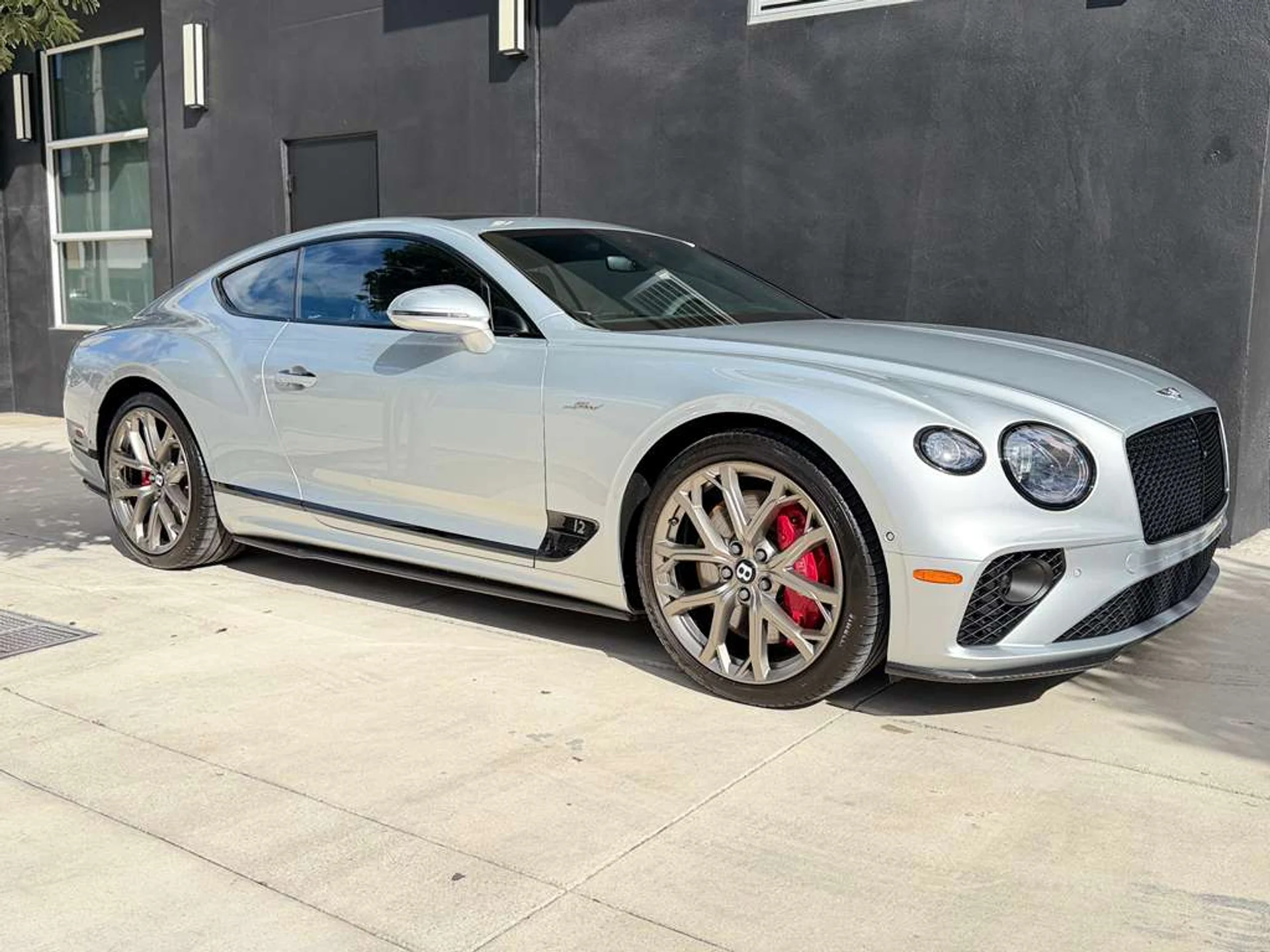 mph007_3035181522_Whats_App_Image_2025_12_17_at_5_40_13_PM_35625d4520