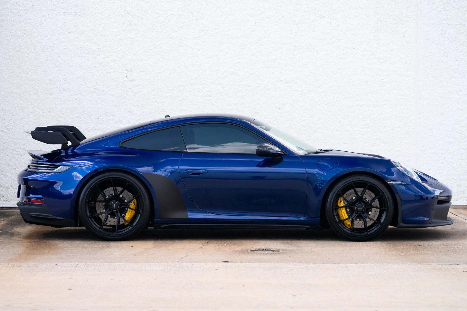 mph007_3035407525_Used_2022_Porsche_911_GT_3_1757712953_f656aee6c6
