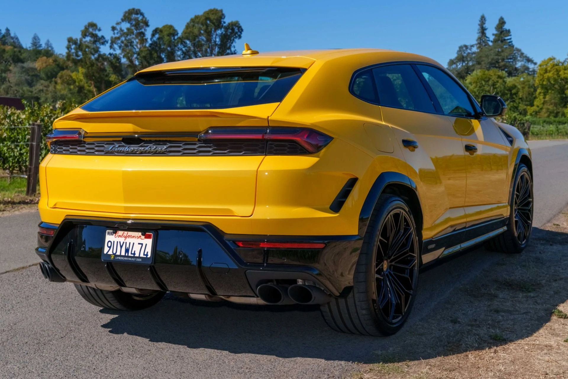 mph007_3047467838_Used_2025_Lamborghini_Urus_SE_1759793215_3e0559adcc