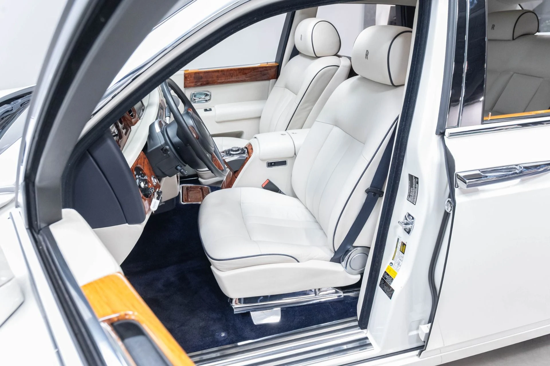 mph007_3048631926_Used_2013_Rolls_Royce_Phantom_1784226914_d8b1af7e93