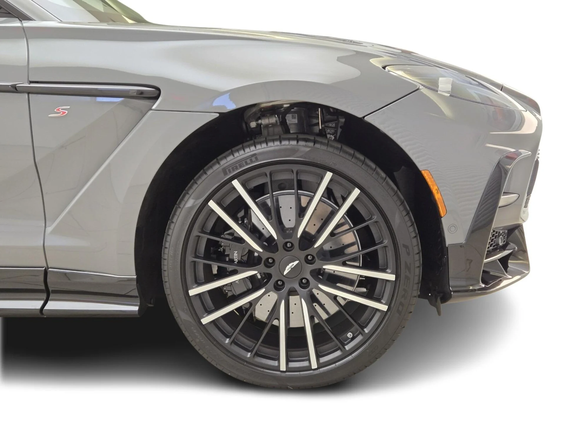 mph007_3057473486_New_2026_Aston_Martin_DBX_S_1776143659_3cb2a3fce8