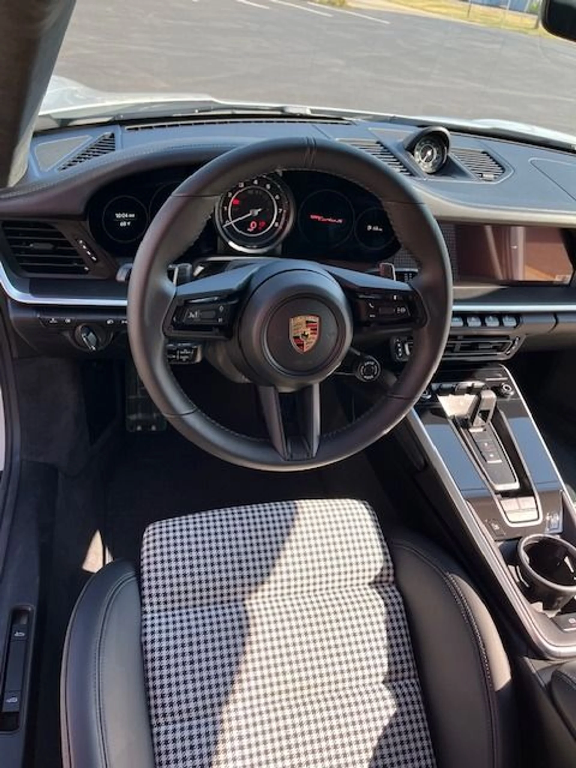 mph007_3057618037_Used_2024_Porsche_911_Turbo_S_1754516532_9a5a39dd13