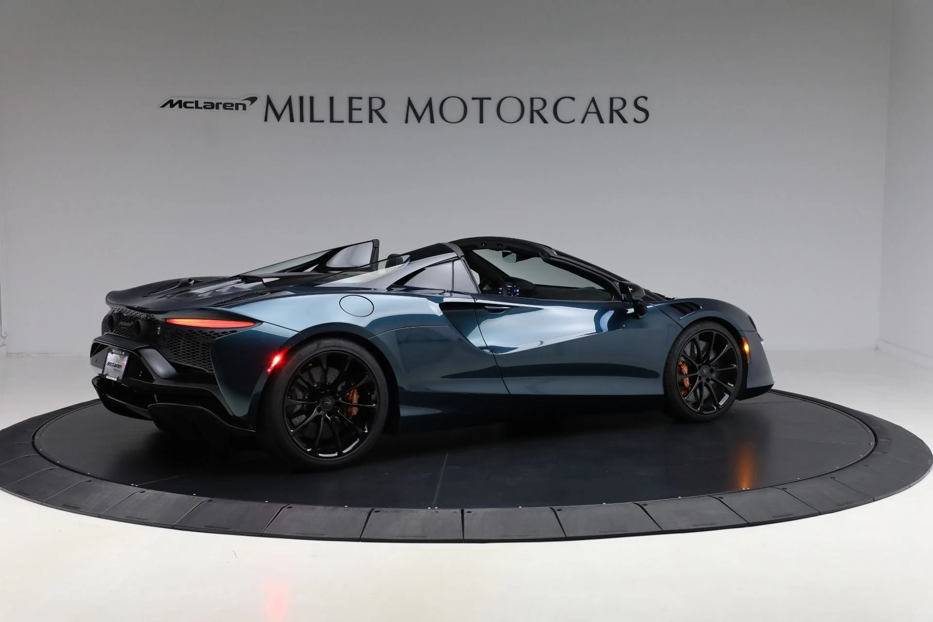 mph007_3062178620_Used_2025_Mc_Laren_Artura_Spider_4fb622b0b0