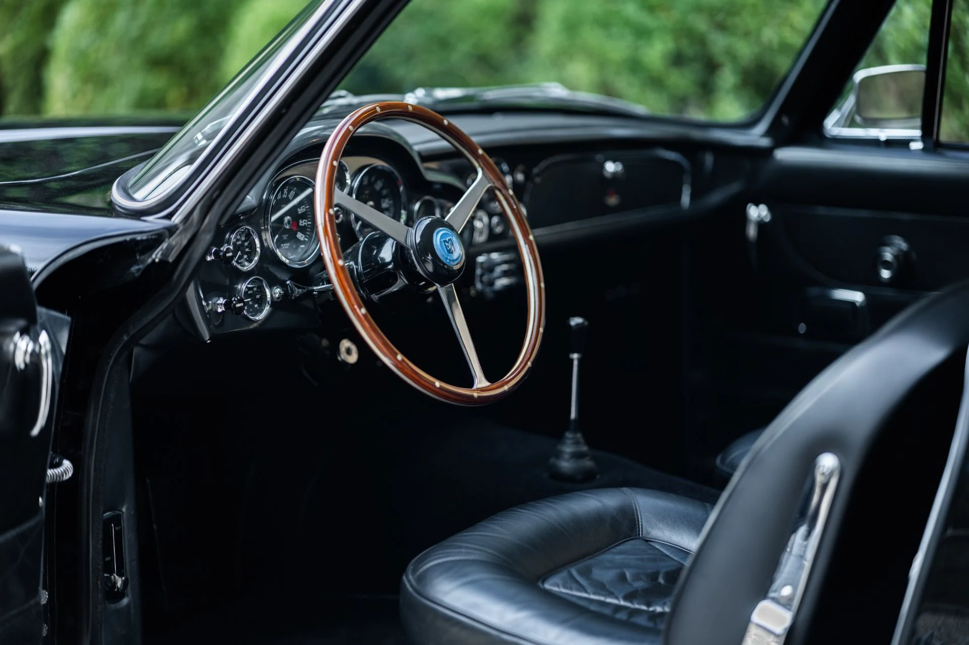 mph007_3066152603_Used_1968_Aston_Martin_DB_6_1793123624_fcf5983f78