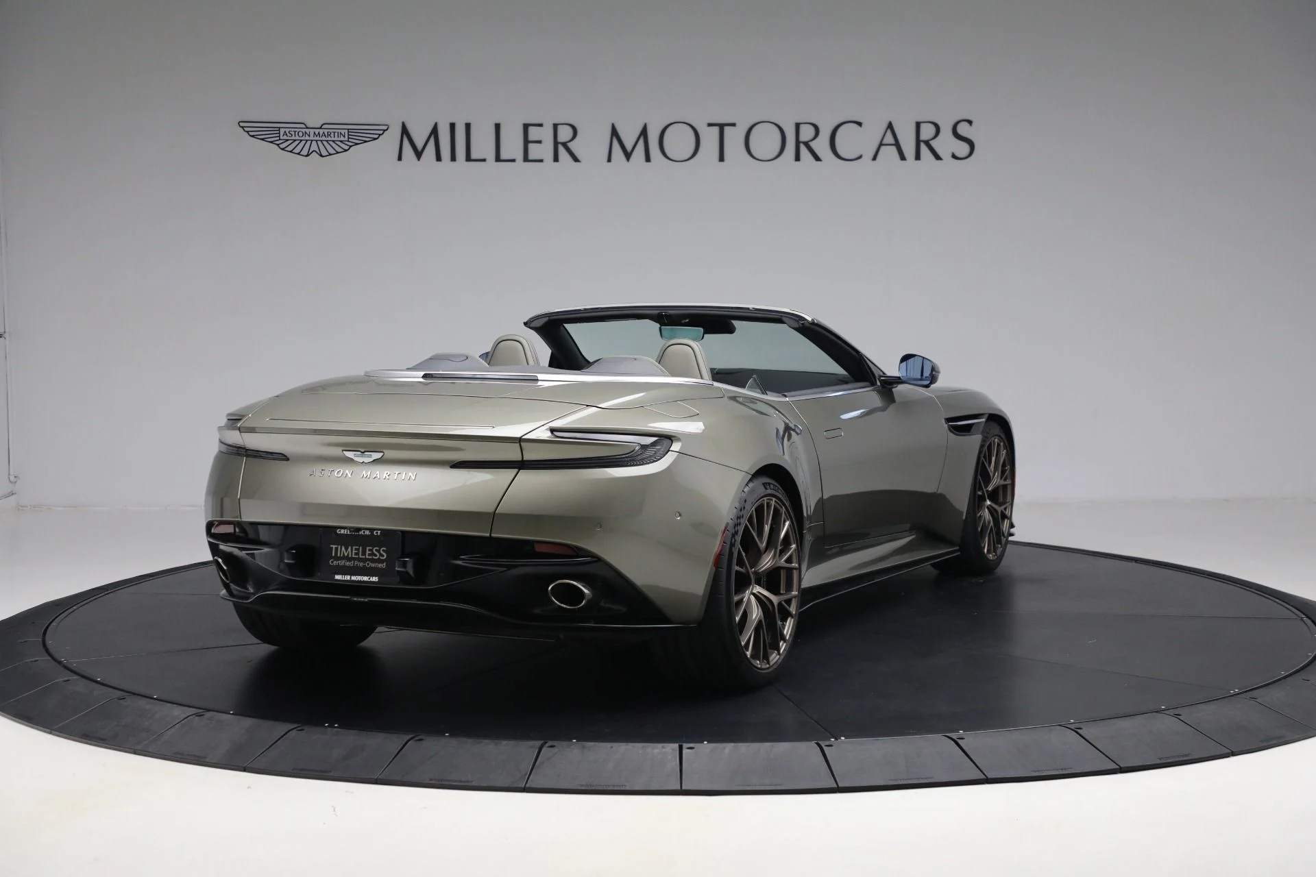 mph007_3066948047_New_2024_Aston_Martin_DB_12_Volante_5e7c860138