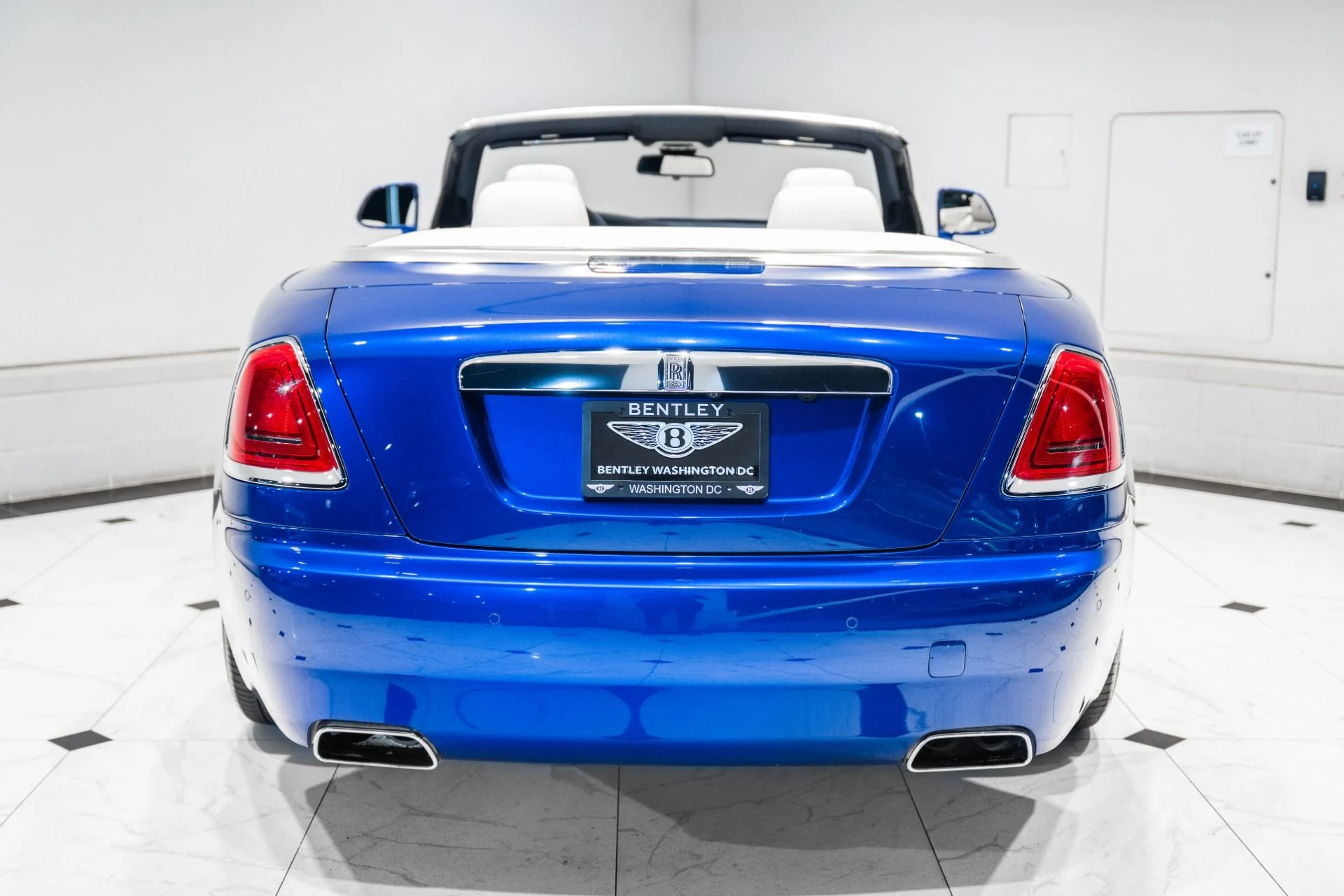 mph007_307223799_Used_2017_Rolls_Royce_Dawn_1793121590_fb7ea55720