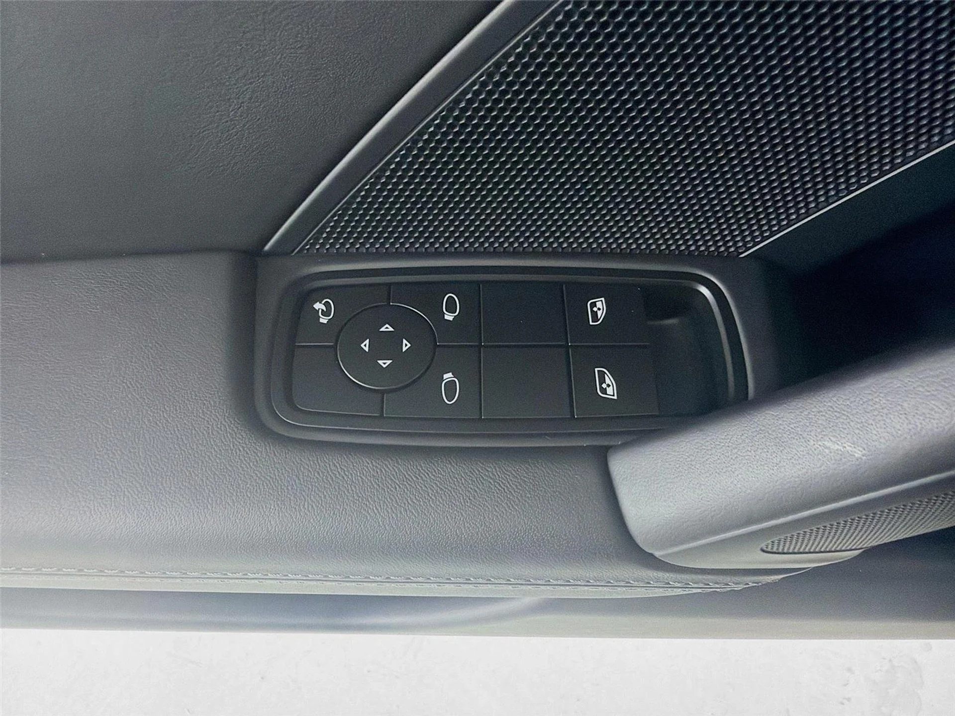 mph007_3078106081_96fe5c9461ec8746d04fd45ec36e6913_b97b484a75