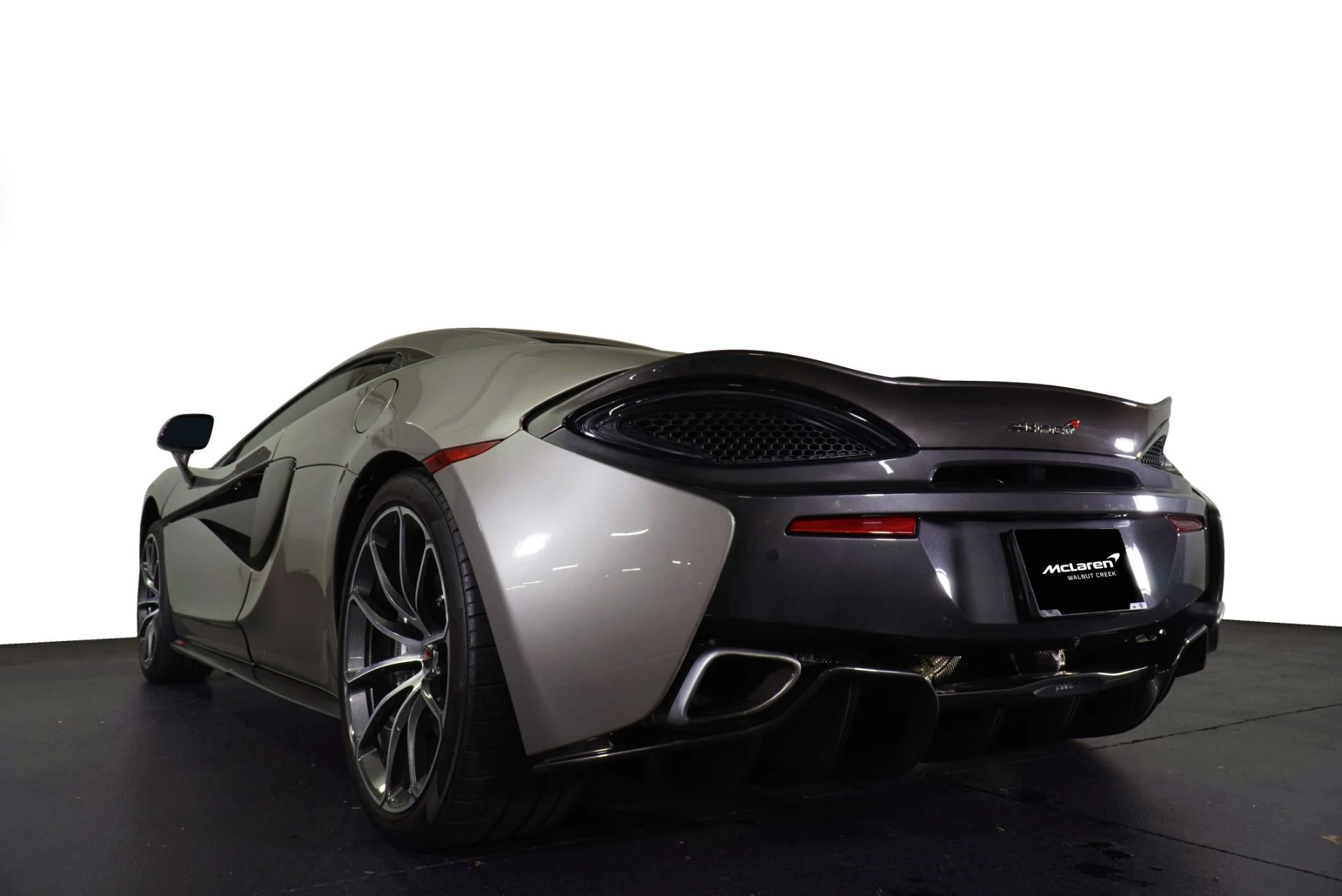 mph007_3079488353_Used_2018_Mc_Laren_570_S_1768861233_3f2bee70e8