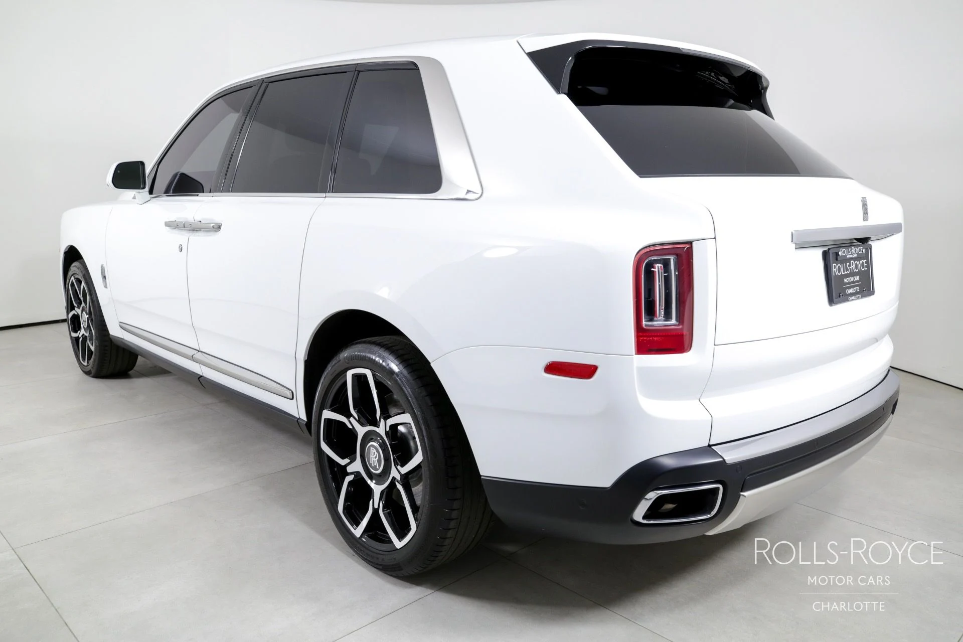 mph007_3084744688_Used_2020_Rolls_Royce_Cullinan_1729535260_e6a7631350