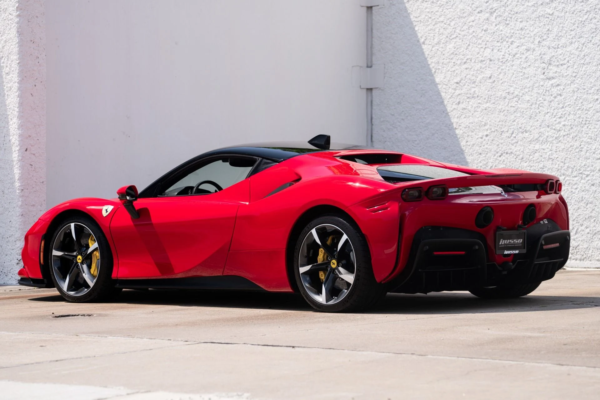 mph007_3085028035_Used_2023_Ferrari_SF_90_Stradale_1758051798_cc46779d9f