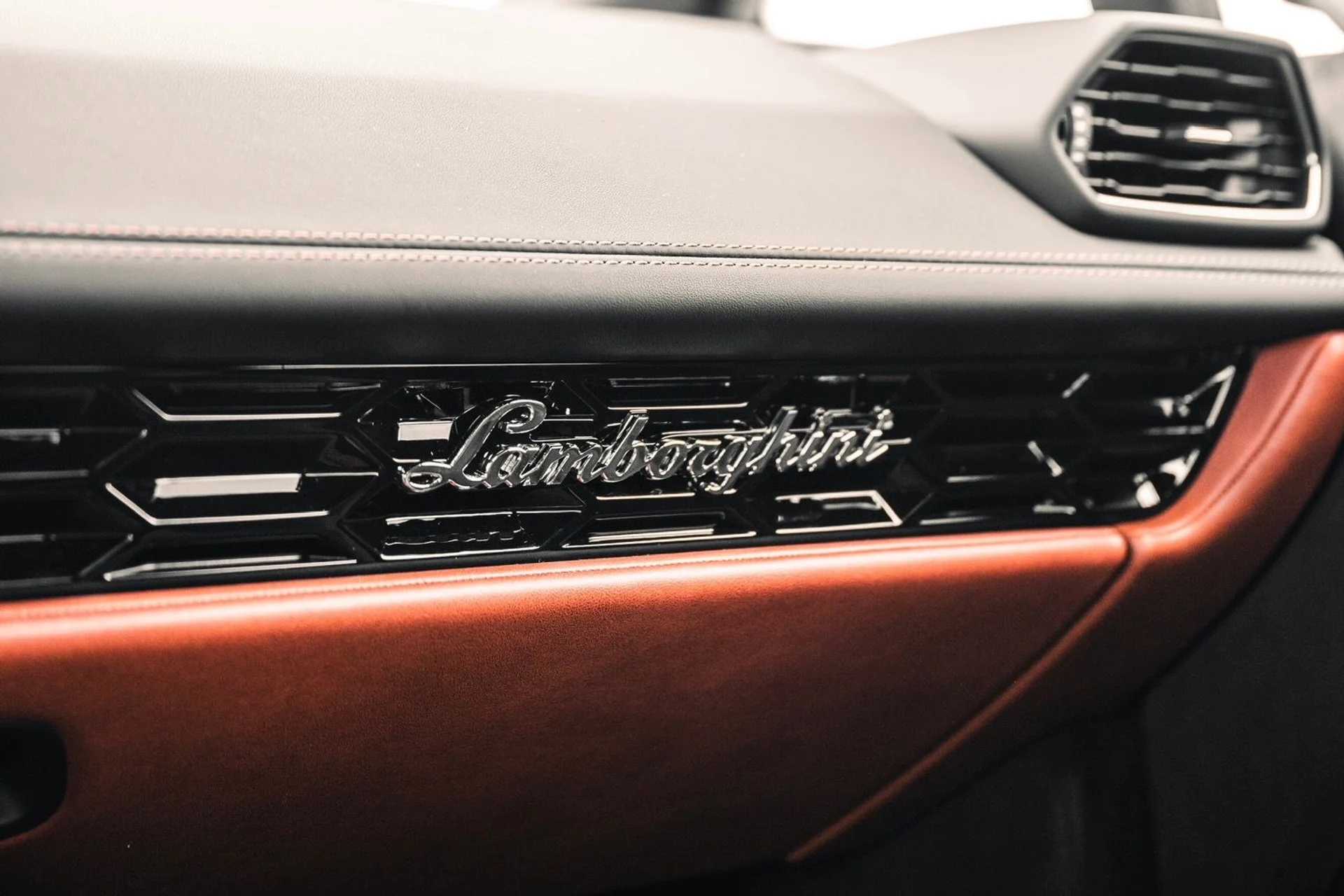 mph007_3088533788_Used_2023_Lamborghini_Huracan_Tecnica_1708715401_9accccb1c5