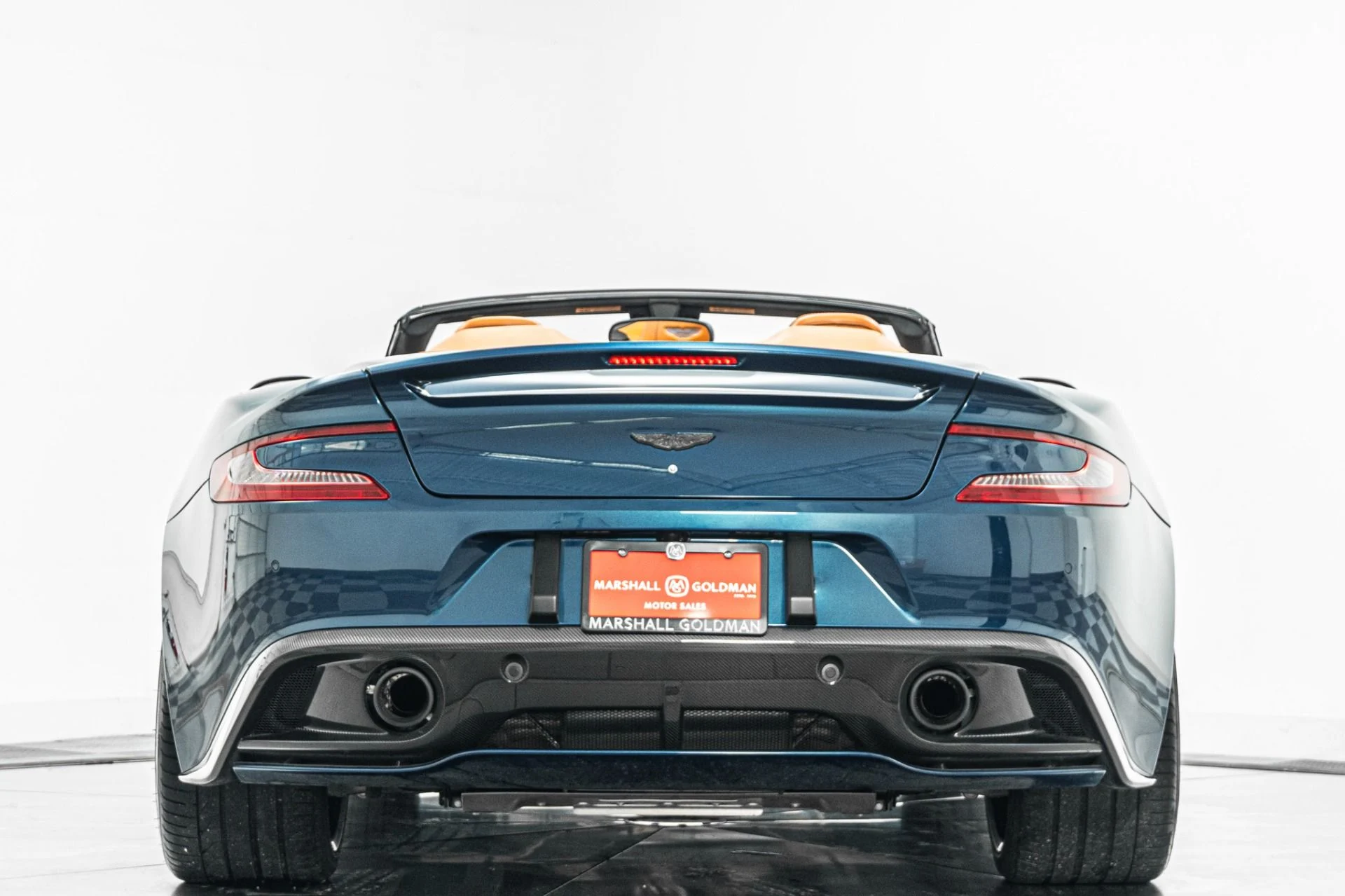 mph007_3091176084_Used_2016_Aston_Martin_Vanquish_Volante_Low_Miles_Amazing_Color_Combination_1785262307_4bbafc6248