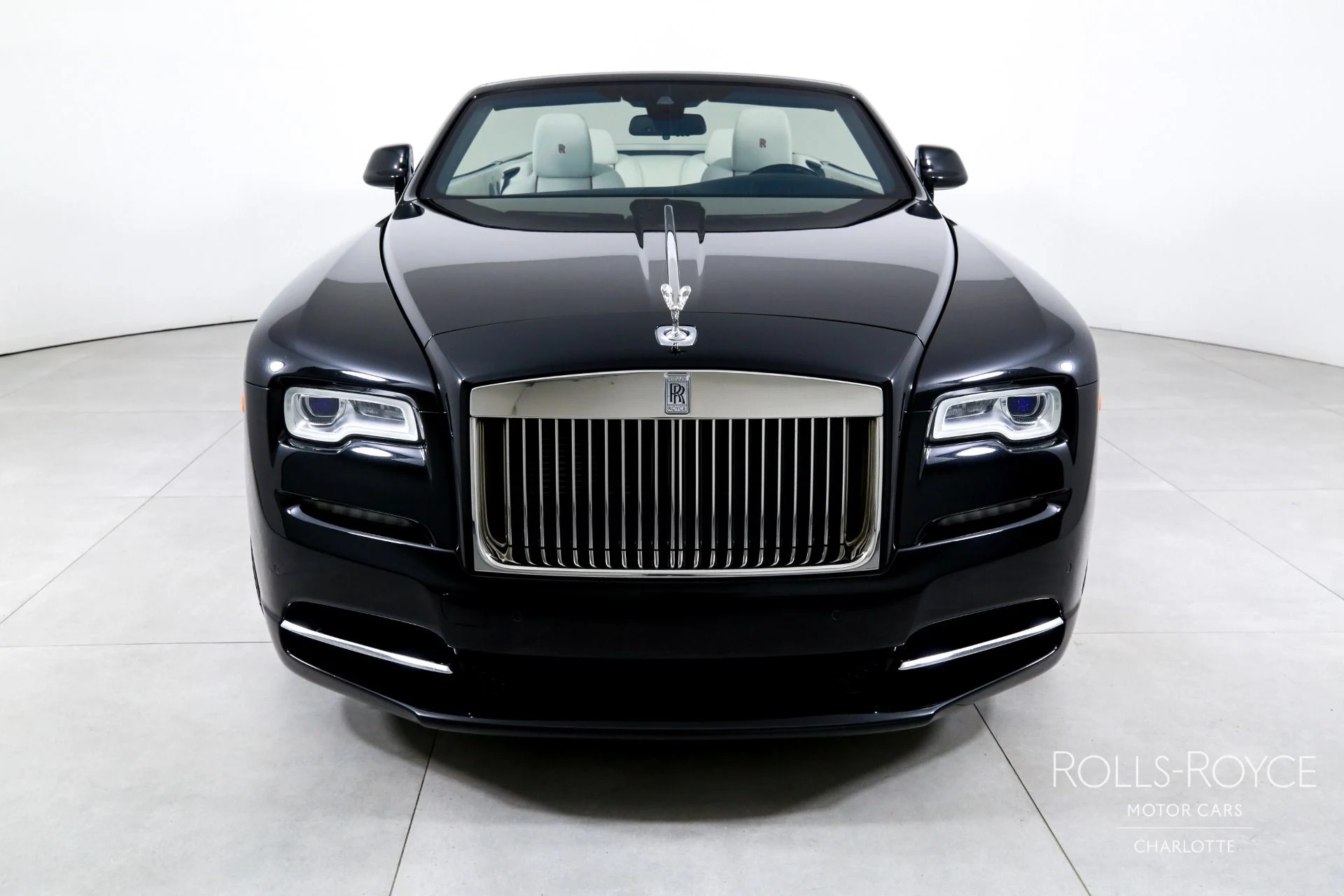 mph007_3092942229_Used_2017_Rolls_Royce_Dawn_1781216555_63e4f48ef9