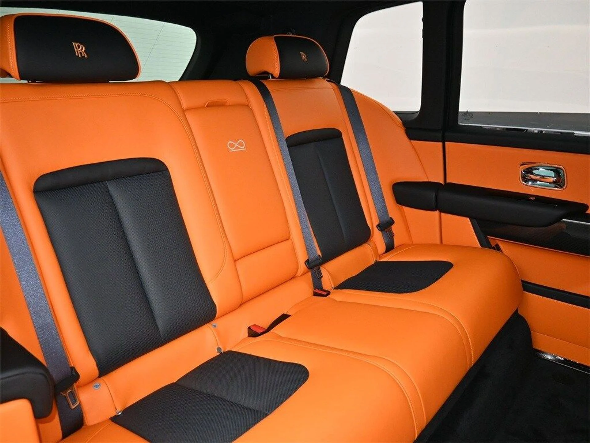 mph007_3093676680_e12b450b0c21624dc8d7e17af077b873x_f34d5f9b73