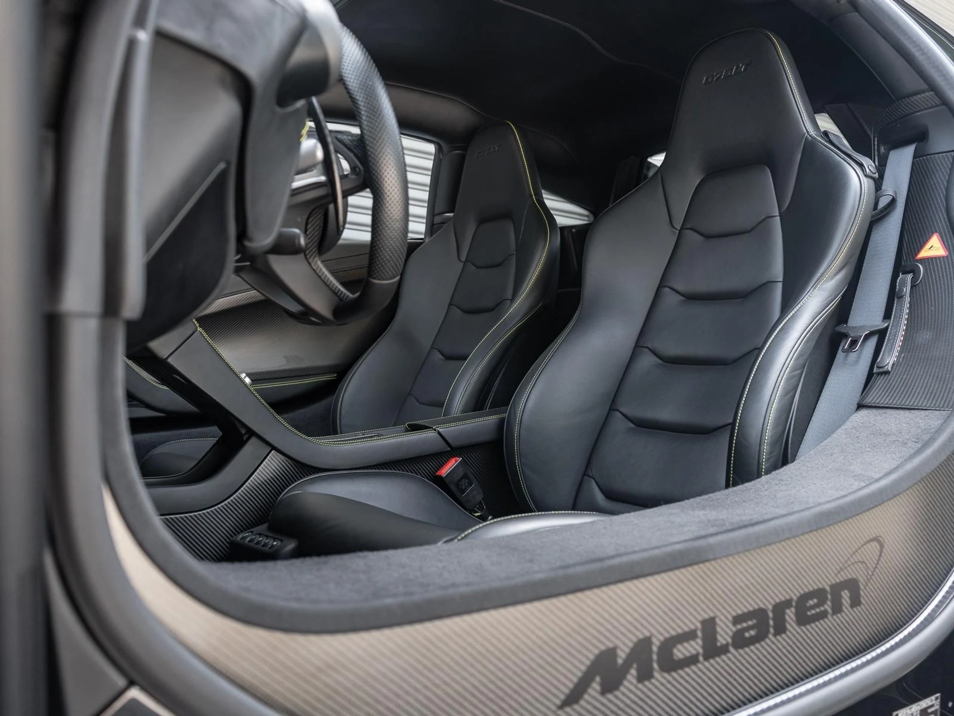 mph007_309380258_Used_2016_Mc_Laren_675_LT_1766095576_22c41a2680