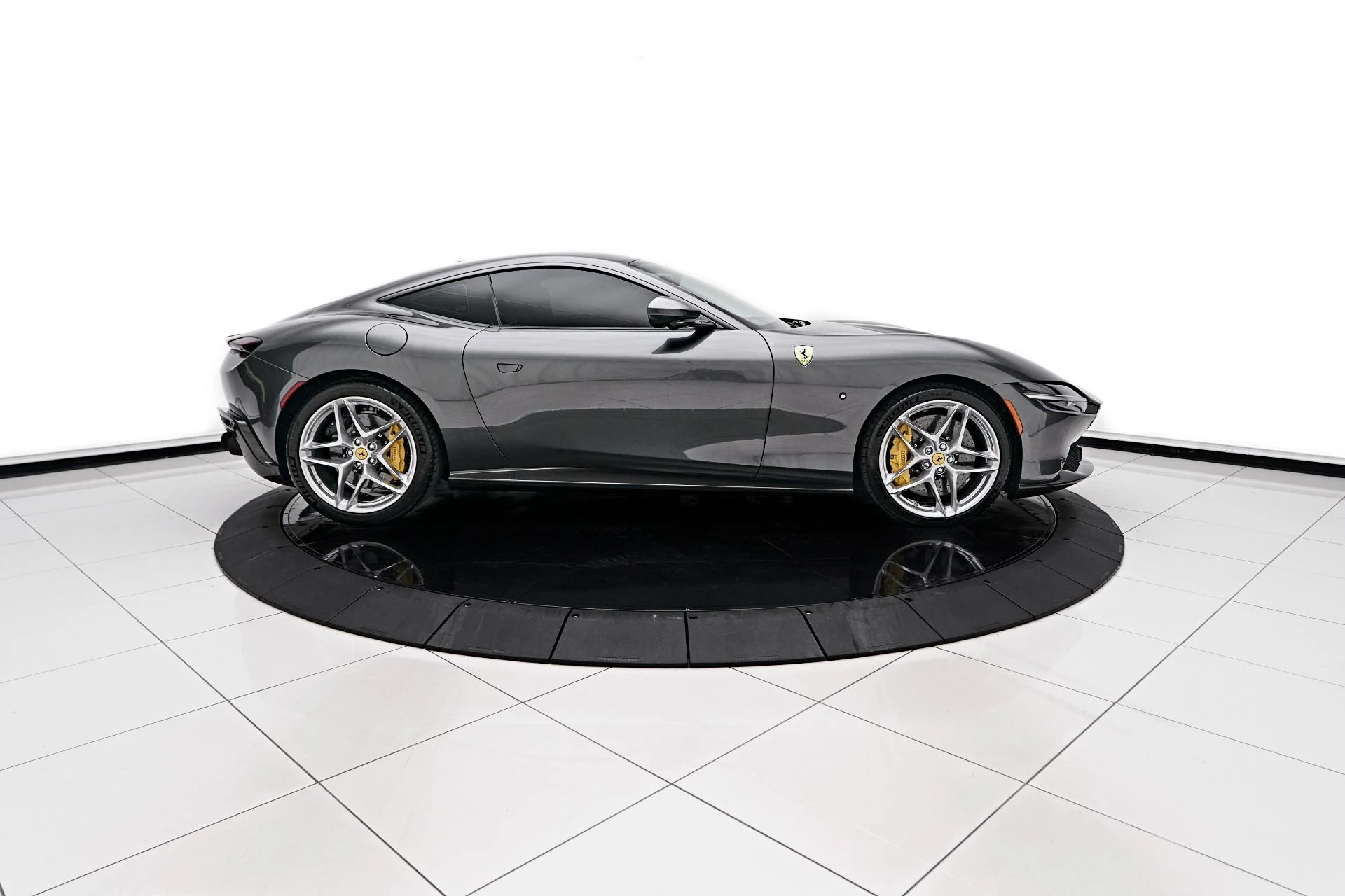 mph007_3099050442_Used_2021_Ferrari_Roma_Base_1726158293_18686b4e37