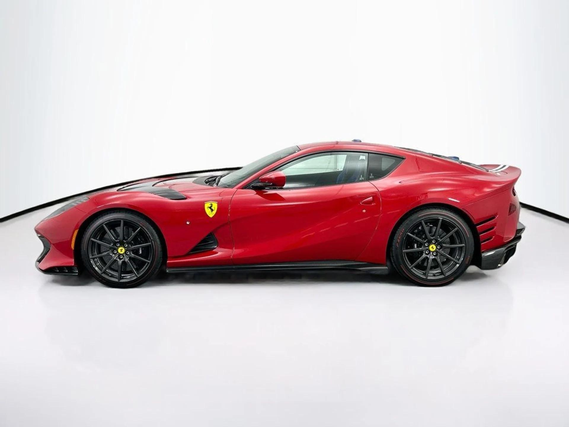 mph007_3101529292_used_2024_ferrari_812_competizione_consignmentcar_8119_22991795_8_1024_7bb3830e7c