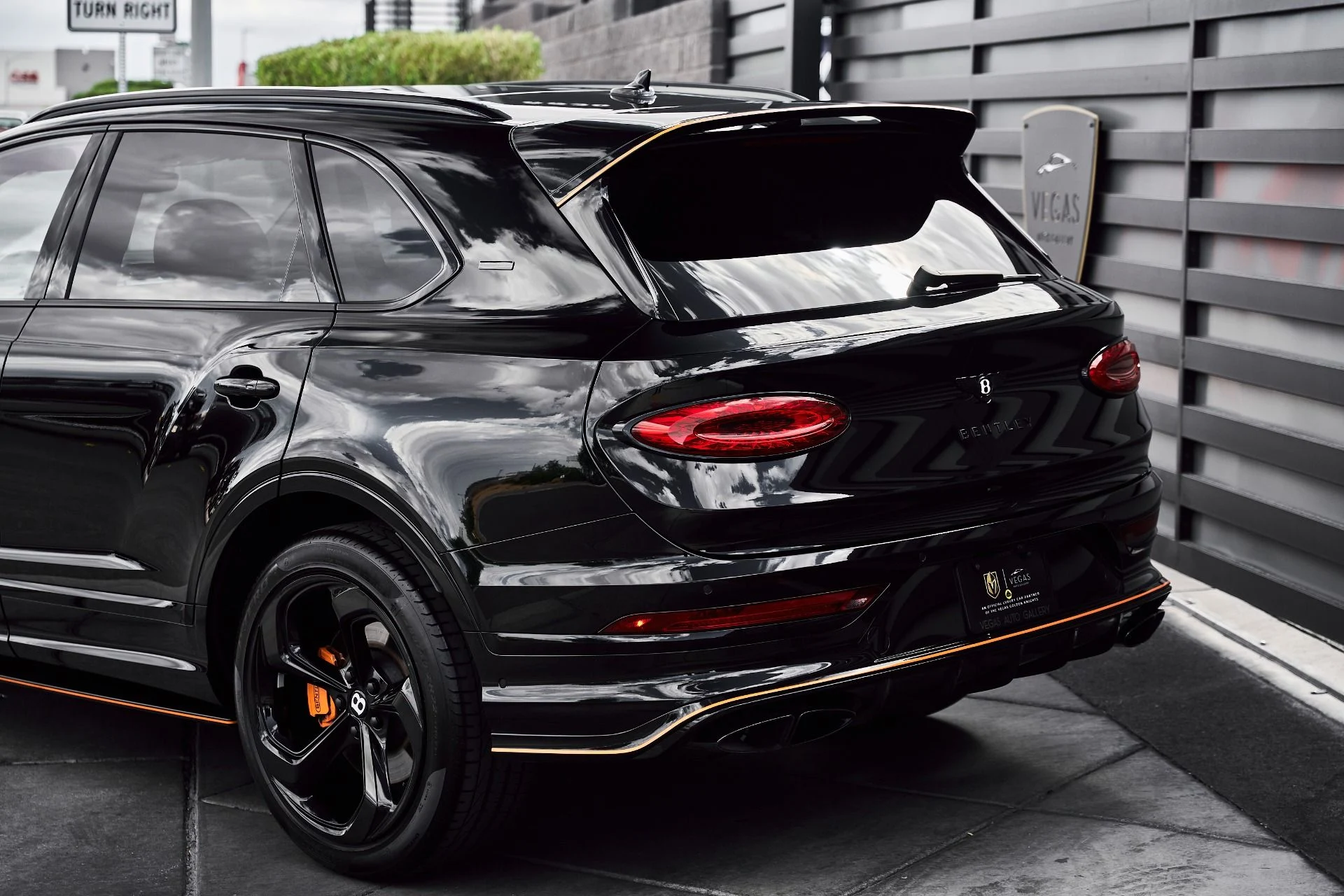 mph007_311231347_Used_2025_Bentley_Bentayga_S_Black_Edition_1790644278_e0d757aeb7