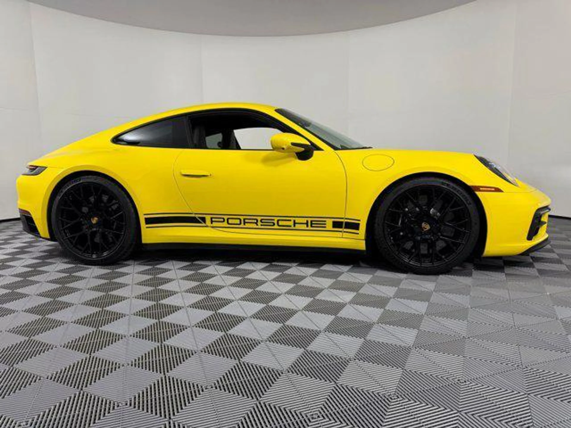 mph007_3115256190_1_Efk_N_Jcz_KC_JC_0n540r_Y7m_Bp1_NY_d4f3d6f313