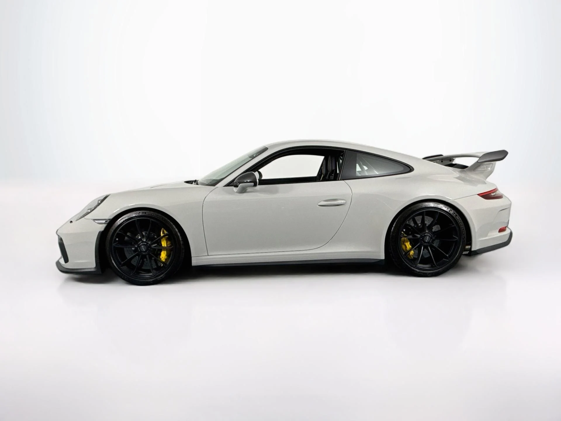 mph007_3119452690_Used_2018_Porsche_911_GT_3_1787596664_a6e809510b