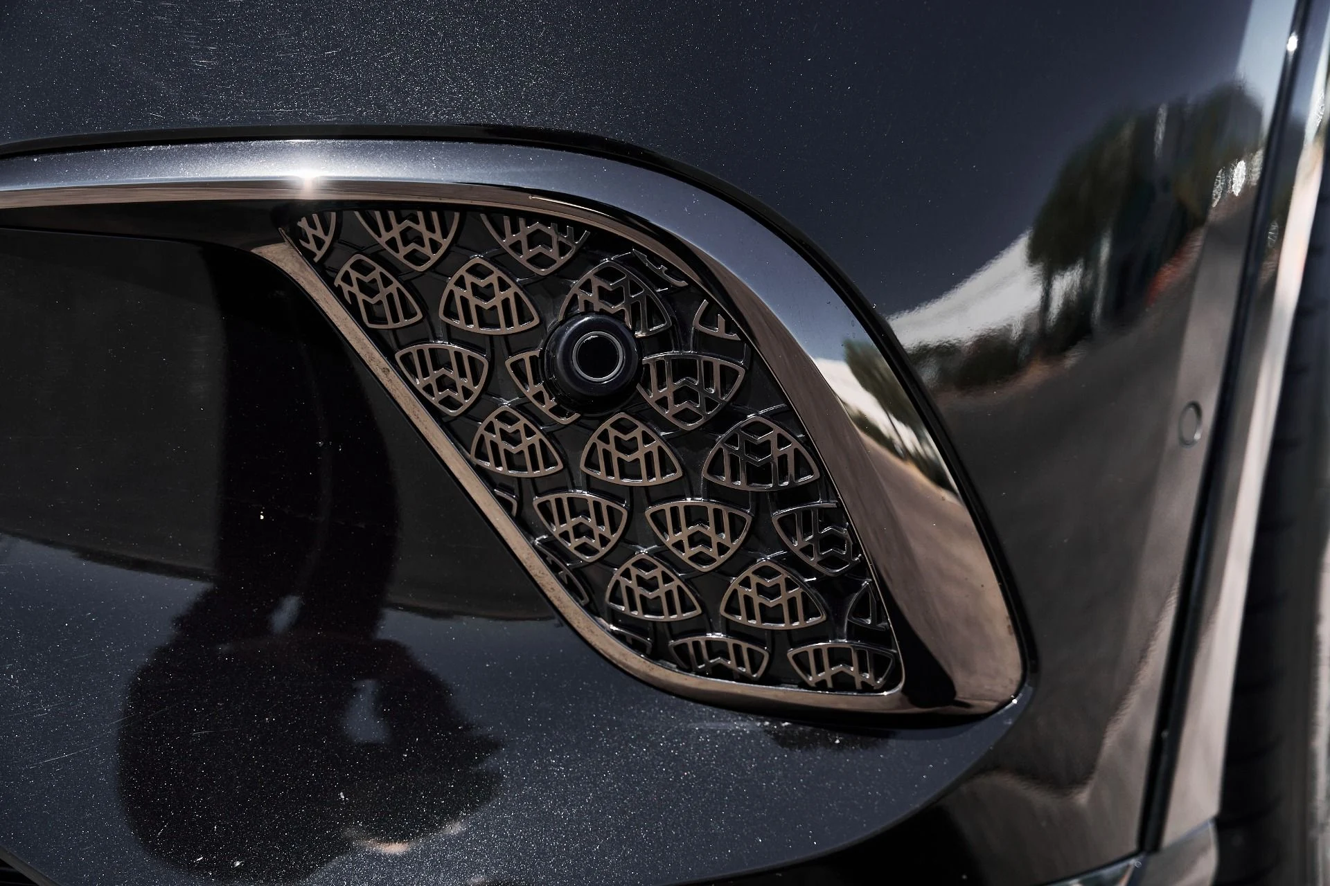 mph007_3139194761_Used_2024_Mercedes_Benz_EQS_Maybach_EQS_680_1775325993_1437d9dc0f