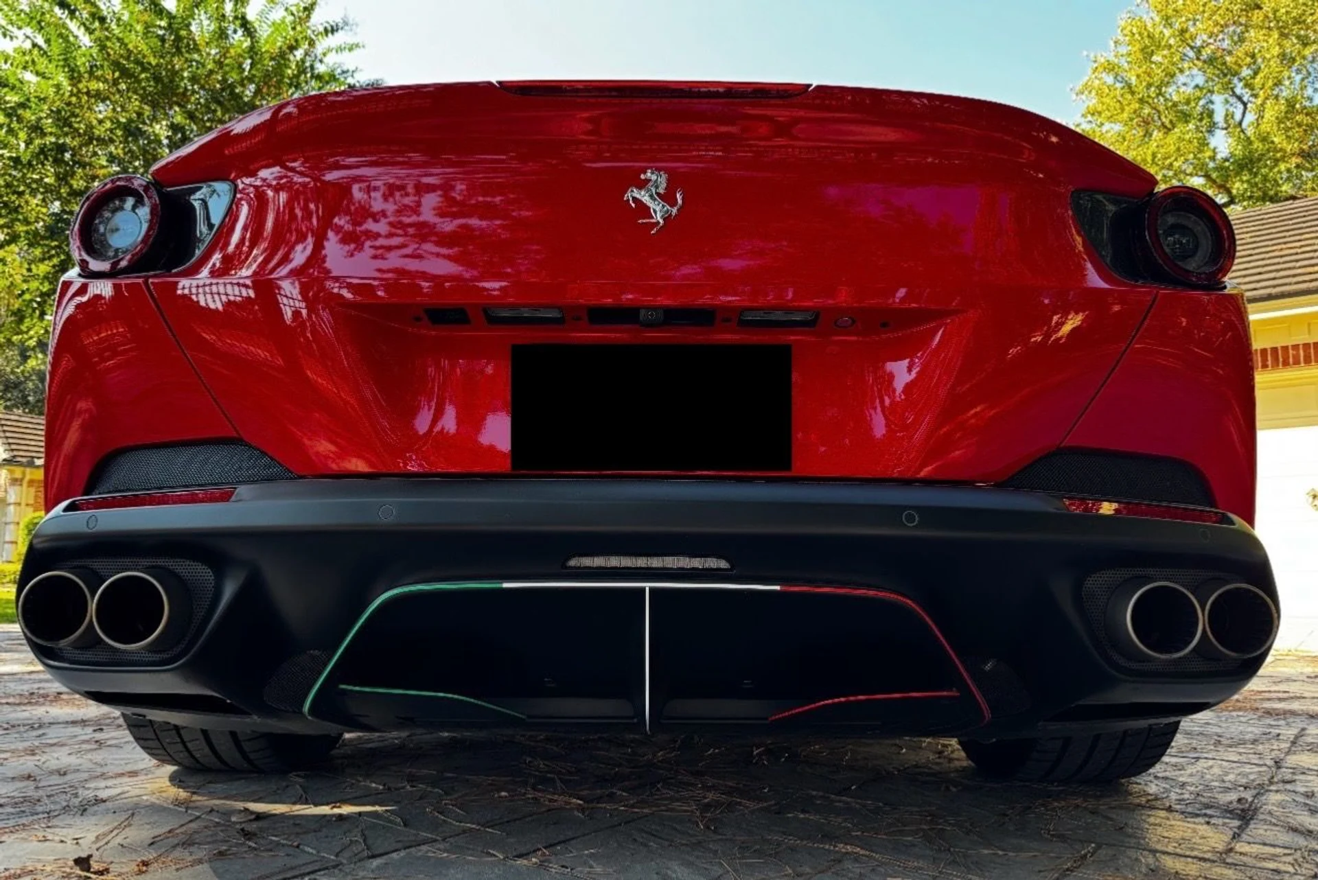 mph007_3140103559_Used_2019_Ferrari_Portofino_1760471446_9475014071