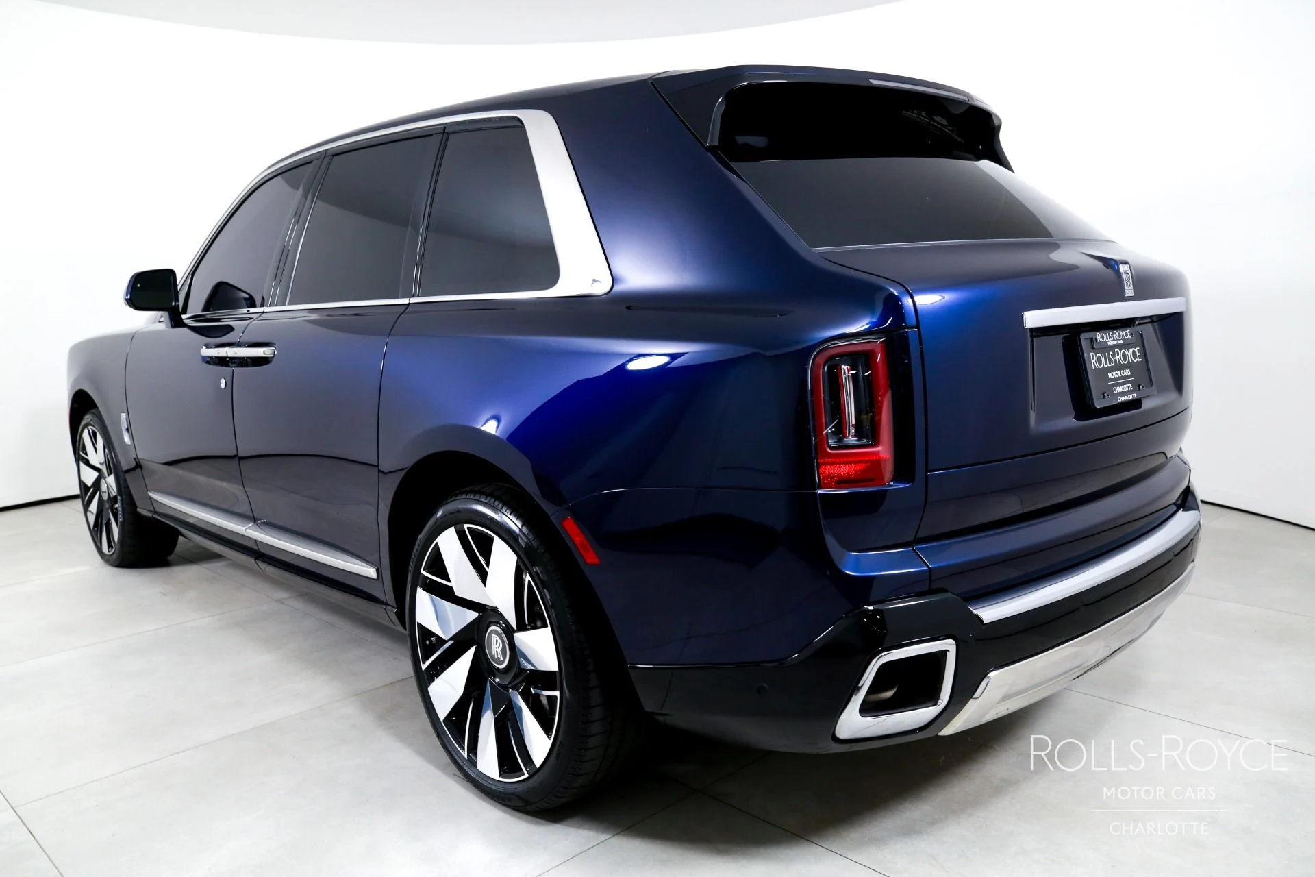 mph007_3143322581_Used_2025_Rolls_Royce_Cullinan_1789143669_5dfd289618