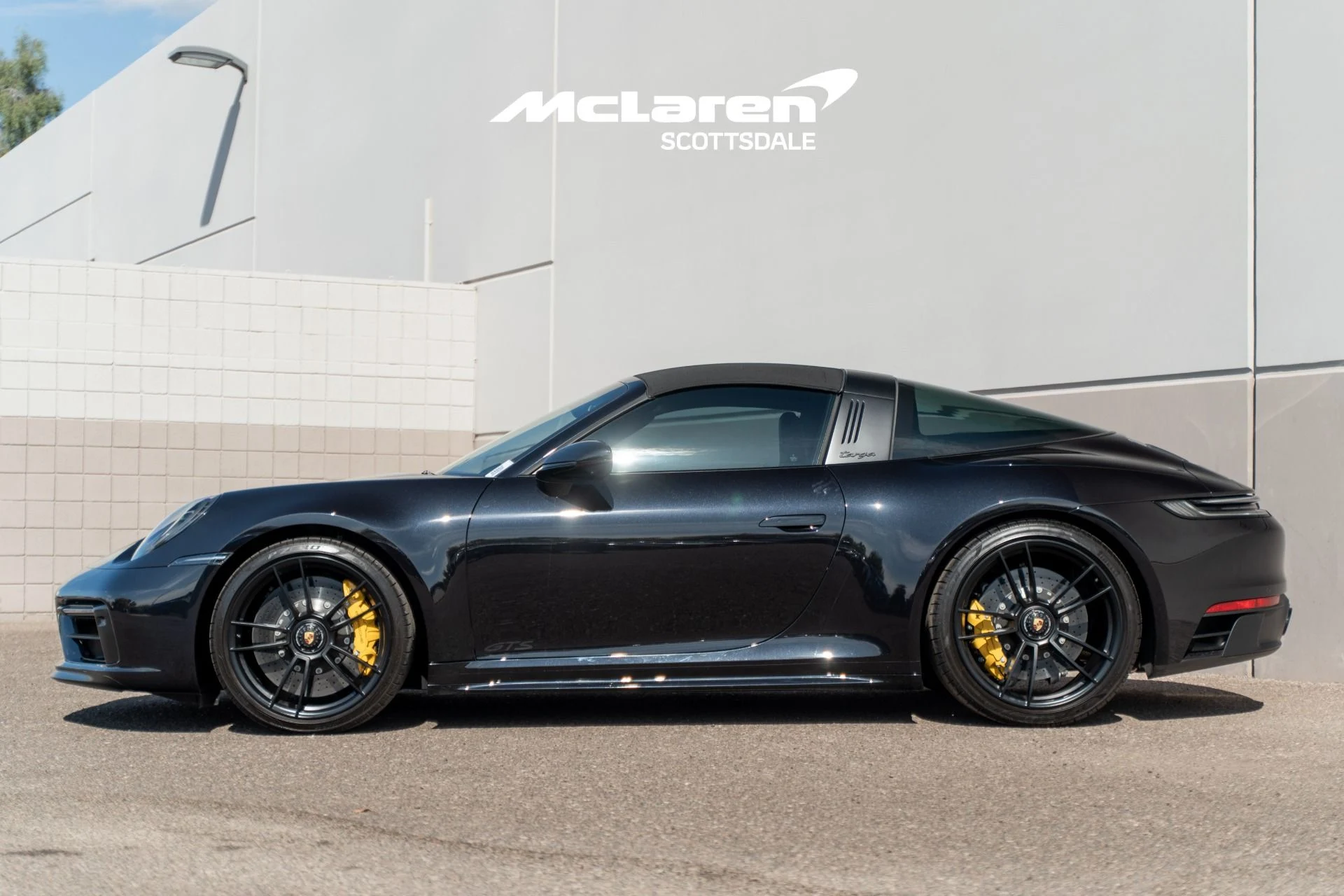 mph007_315391505_Used_2024_PORSCHE_911_1775537519_12c56dda5c