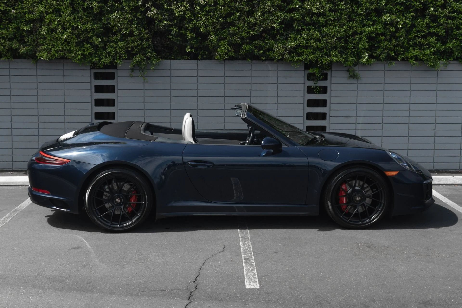 mph007_3157151820_Used_2017_Porsche_911_Carrera_GTS_1758659298_2963ed92a0