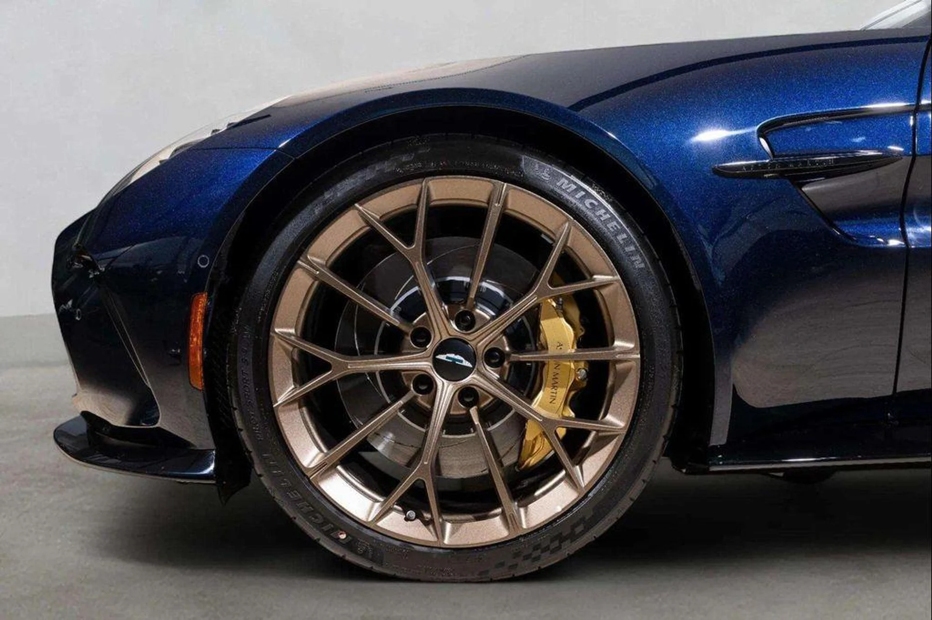 mph007_3159081152_79_Jm_O_Fkua_H_Usg_QN_Yc_OJ_Pid_Mvl_TQ_c16e5f6990