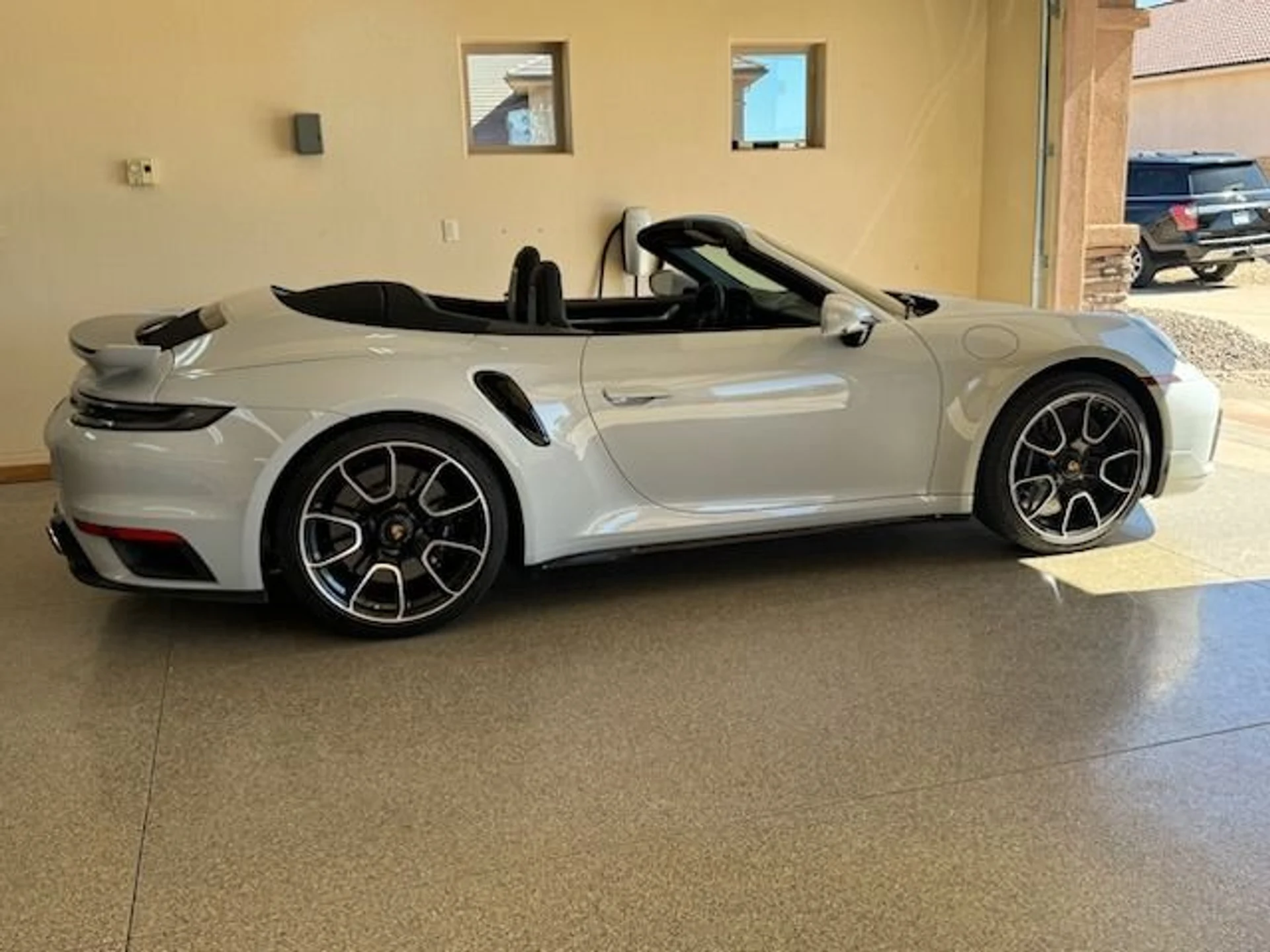 mph007_3162680501_Used_2023_Porsche_911_Turbo_S_1759521149_b36a8e16da