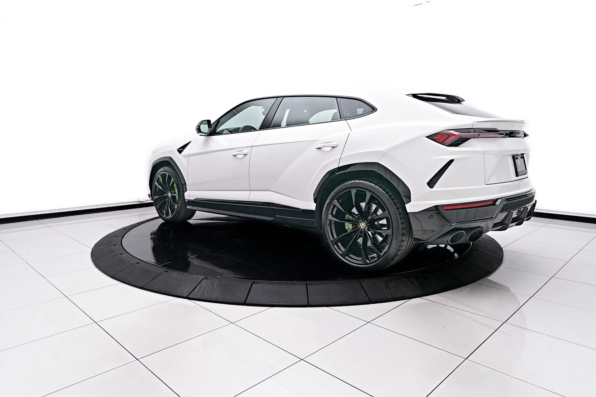mph007_316393539_Used_2022_Lamborghini_Urus_Pearl_Capsule_1743896644_9b243cf81e