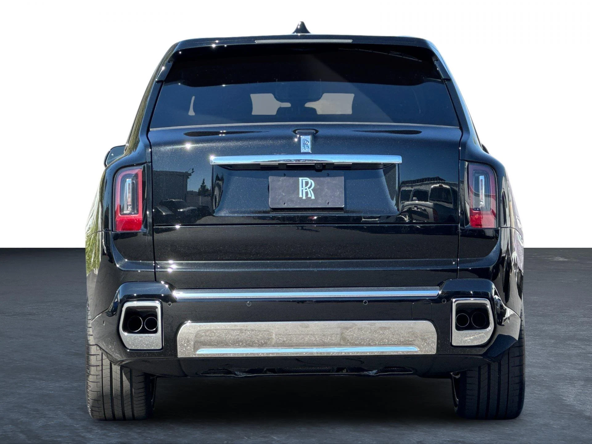 mph007_3165015347_New_2025_Rolls_Royce_Cullinan_Base_1756909297_0c49c24779