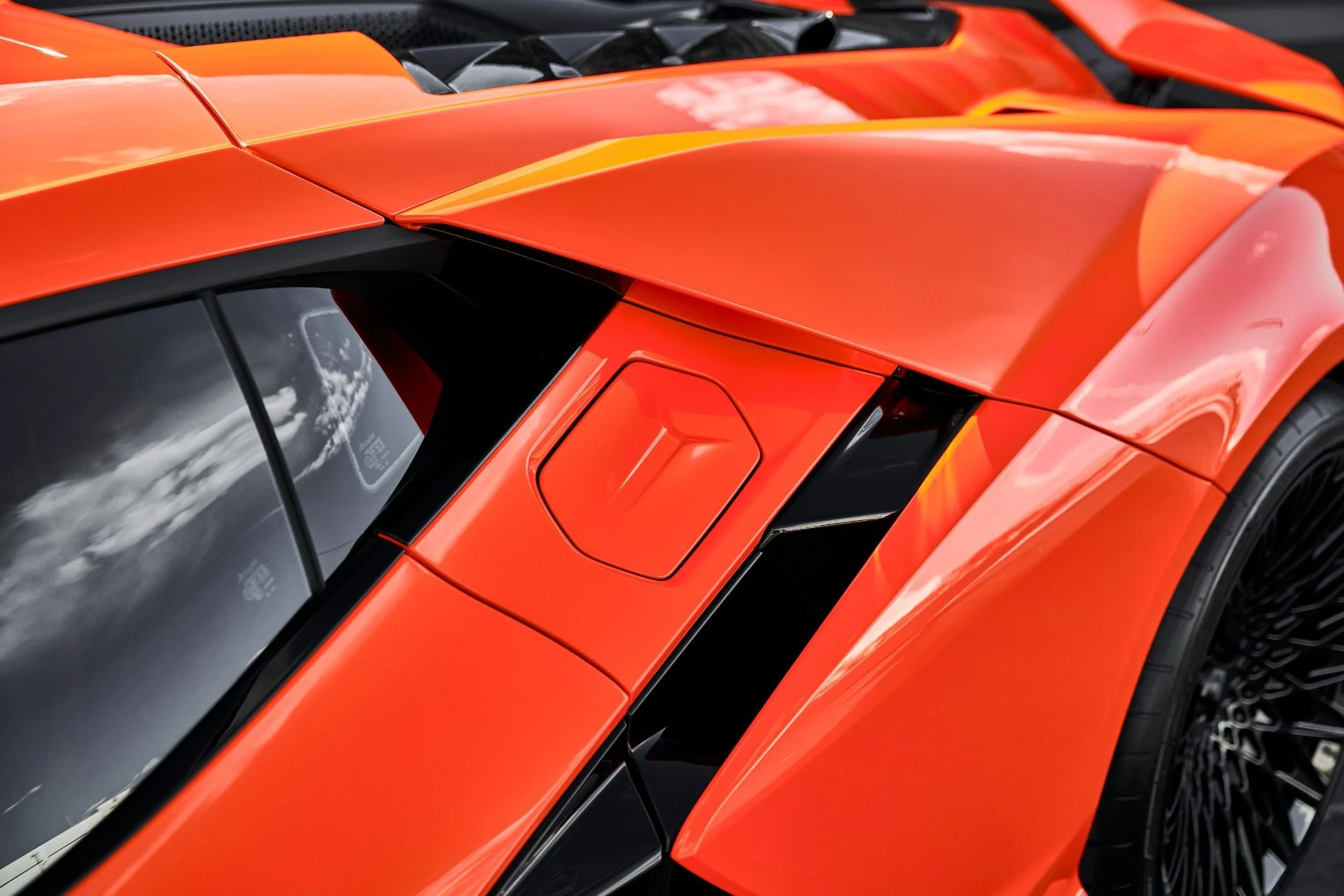 mph007_3172865325_Used_2024_Lamborghini_Revuelto_Base_1787792642_3d67a674c9