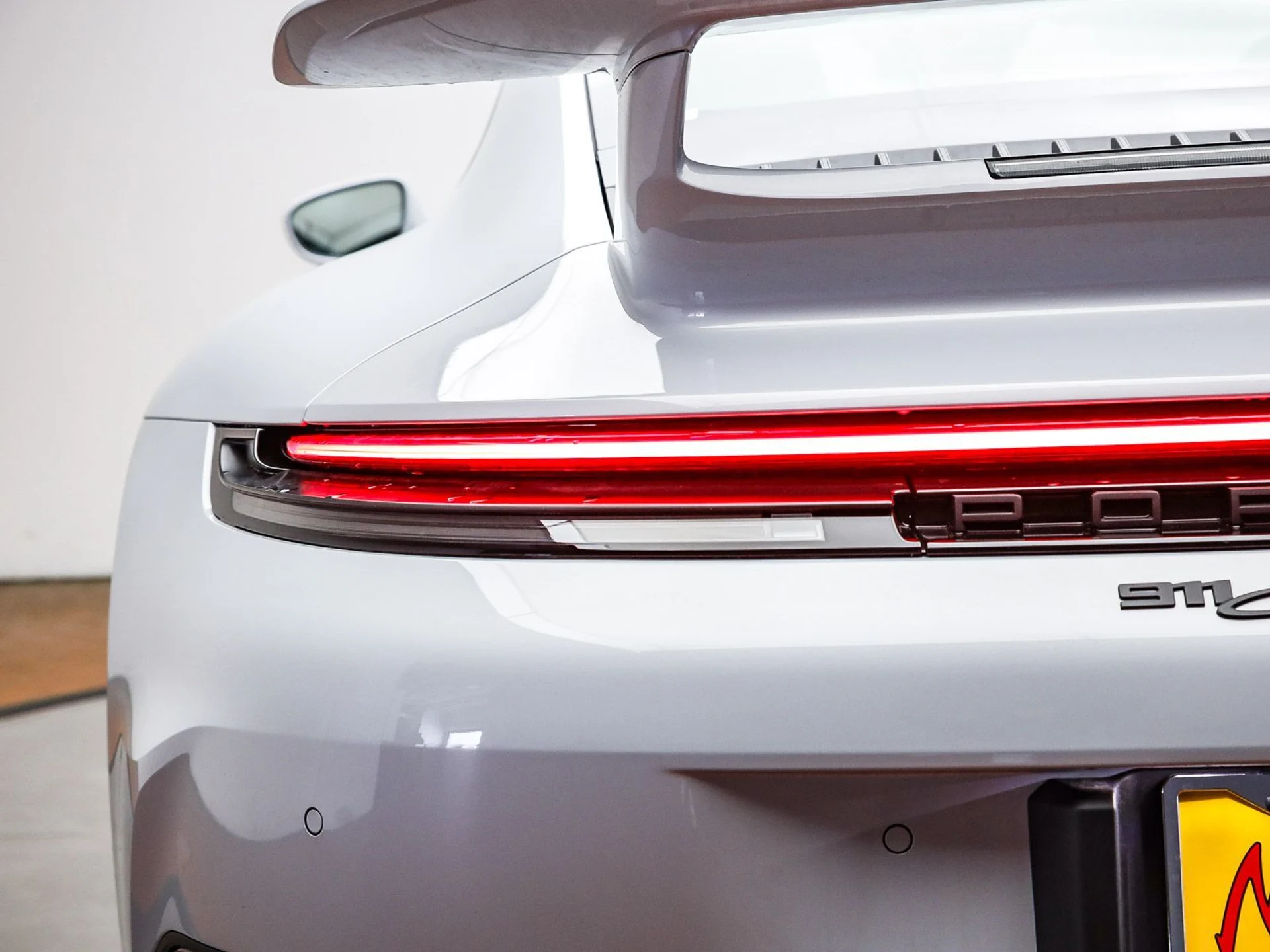 mph007_3184638499_9682ebc7f425f68a026c4182f4133cf8x_deec354fd1