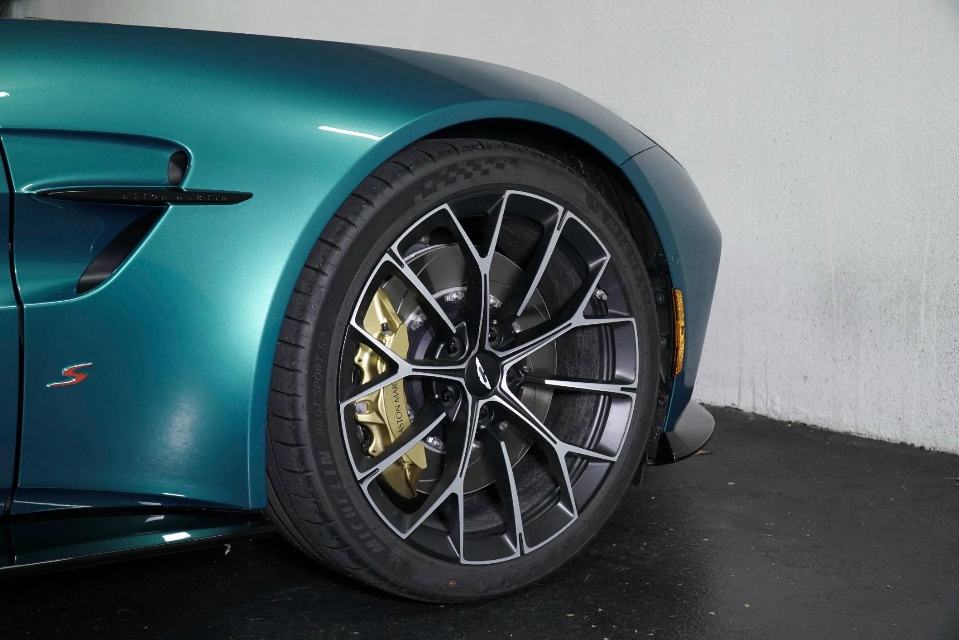 mph007_3192702642_New_2026_Aston_Martin_Vantage_S_1768453655_83ba4e1968