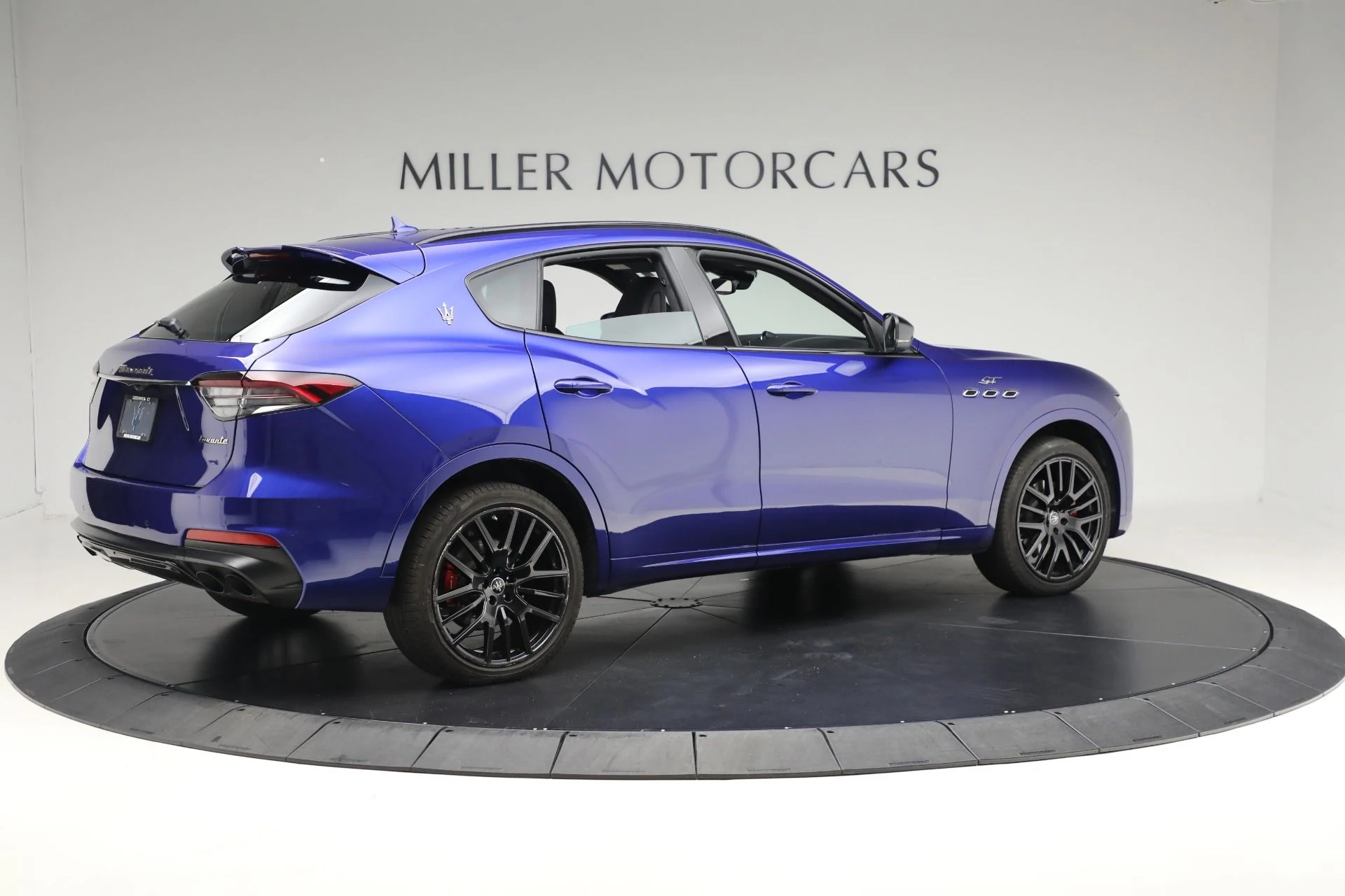 mph007_3201319997_Used_2022_Maserati_Levante_GT_649fa1129a