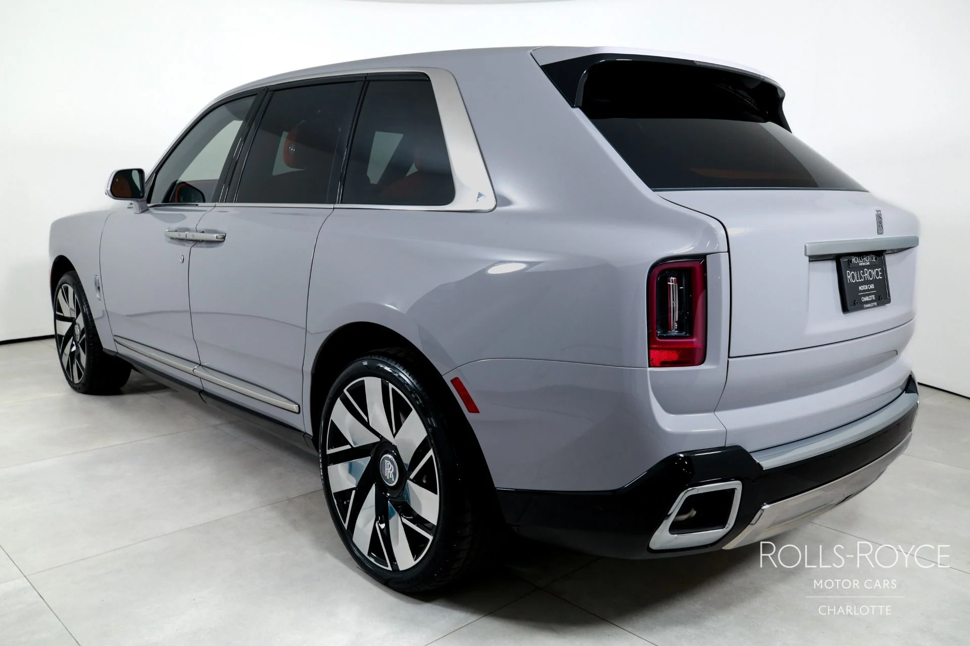 mph007_3213252106_Used_2026_Rolls_Royce_Cullinan_1775591545_7d6e32155a