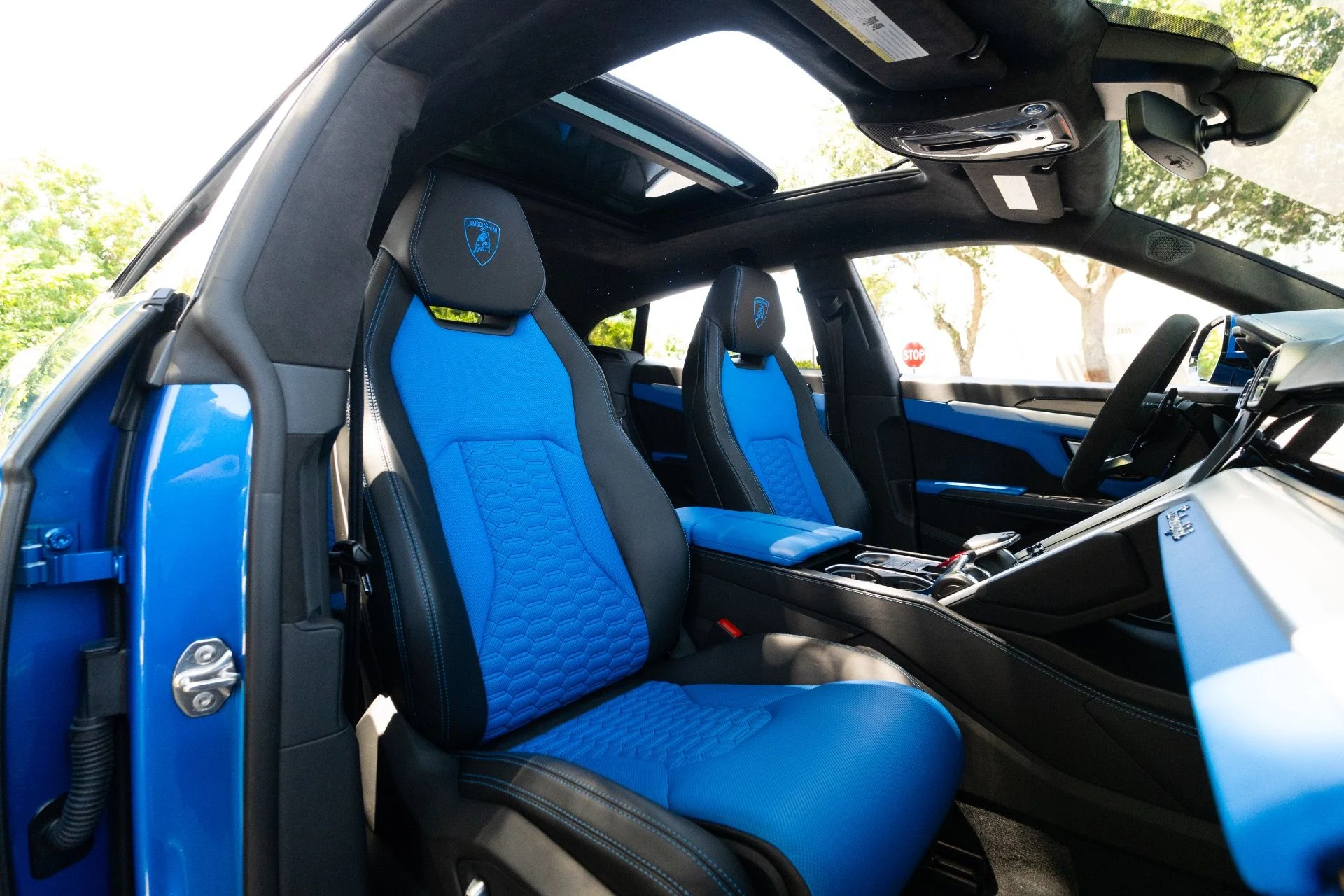mph007_3217668796_Used_2019_Lamborghini_Urus_1781242066_28b8cb336b