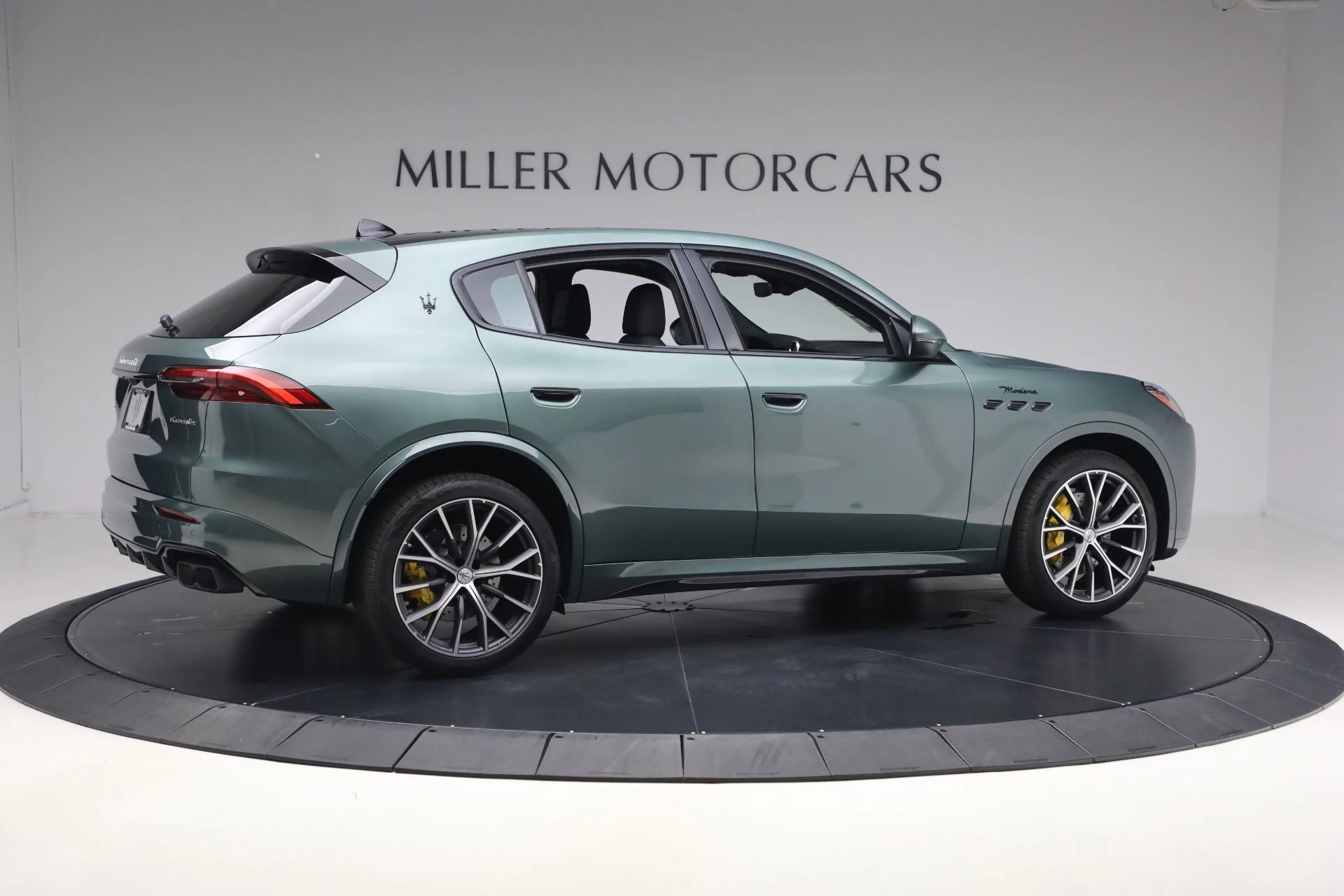 mph007_3219370574_New_2026_Maserati_Grecale_Modena_1773935518_7f89c3e5a0