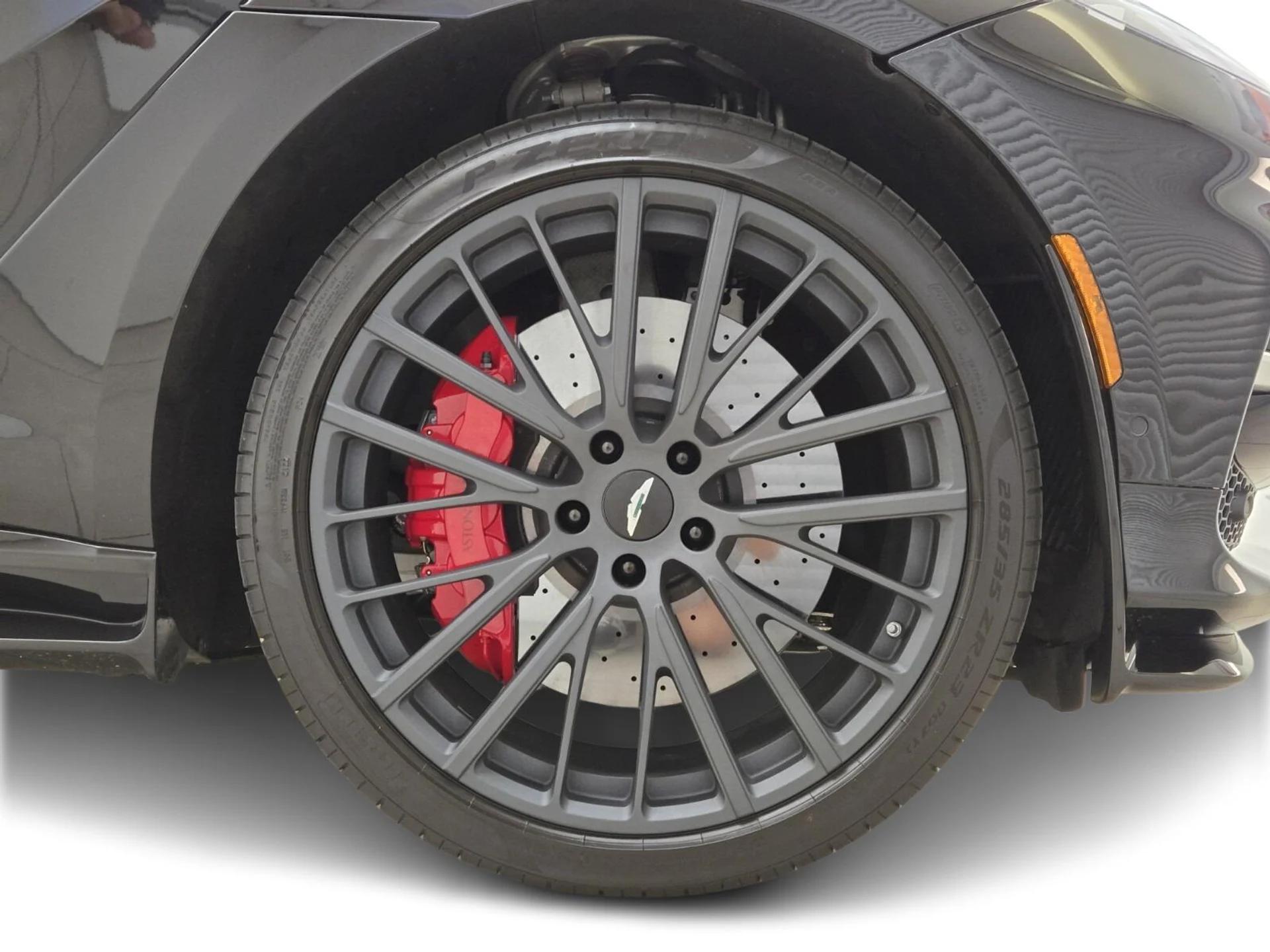 mph007_322140328_Used_2023_Aston_Martin_DBX_707_1777354905_ef3805e568