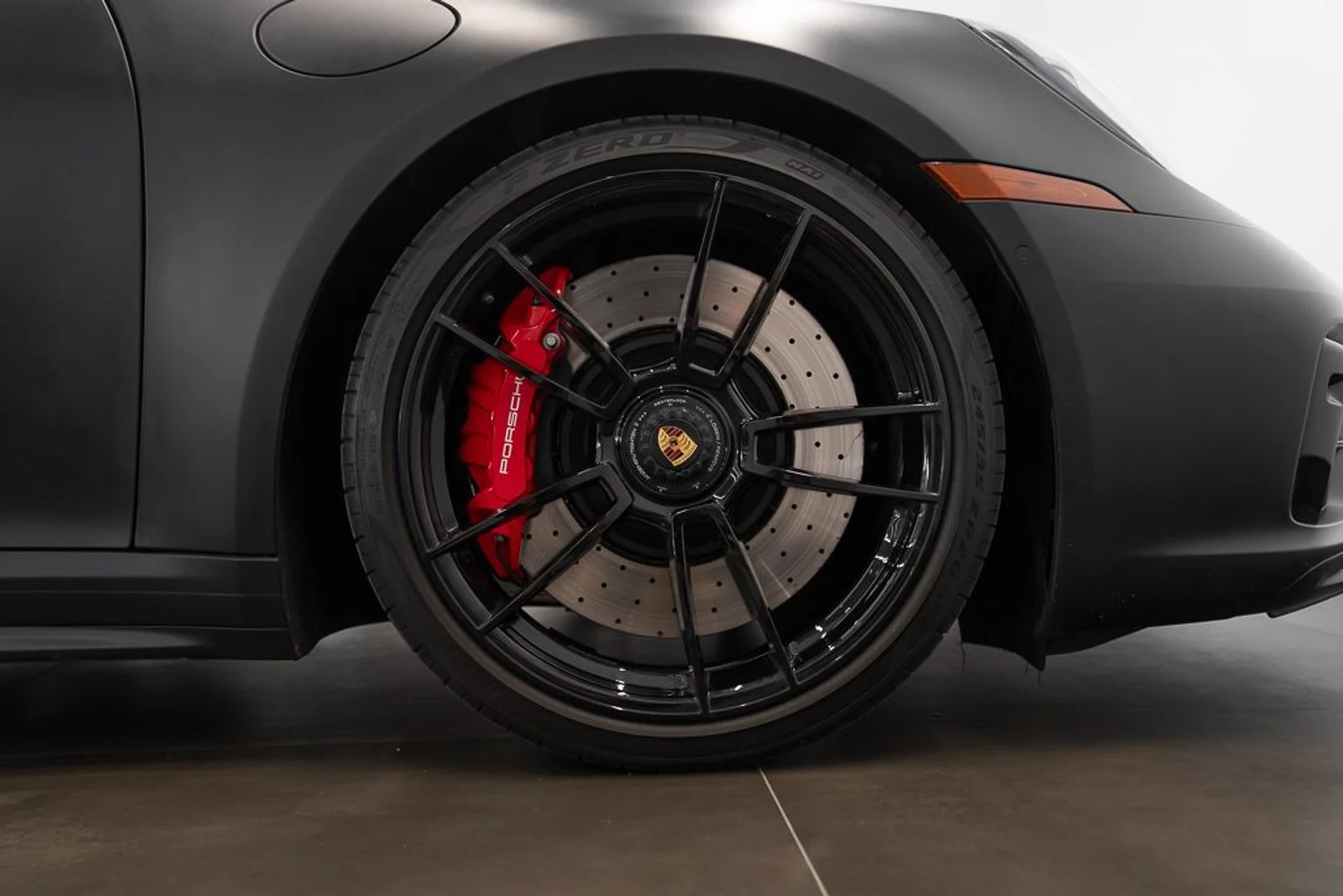 mph007_3222668573_porsche_911_2024_f11779ab6c